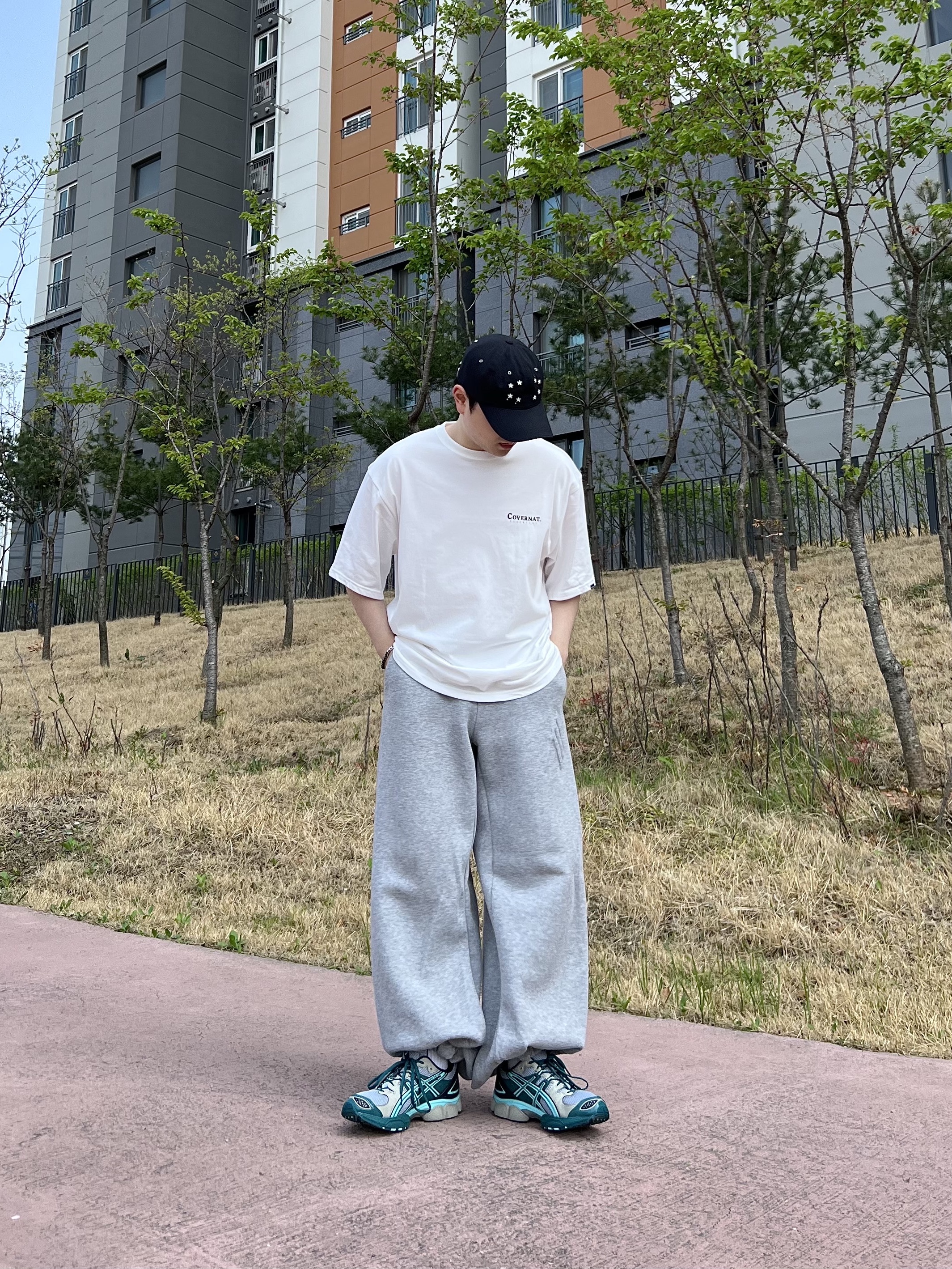 Asics UB3-S Gel-Nimbus 9 Piedmont Grey 착용 스타일