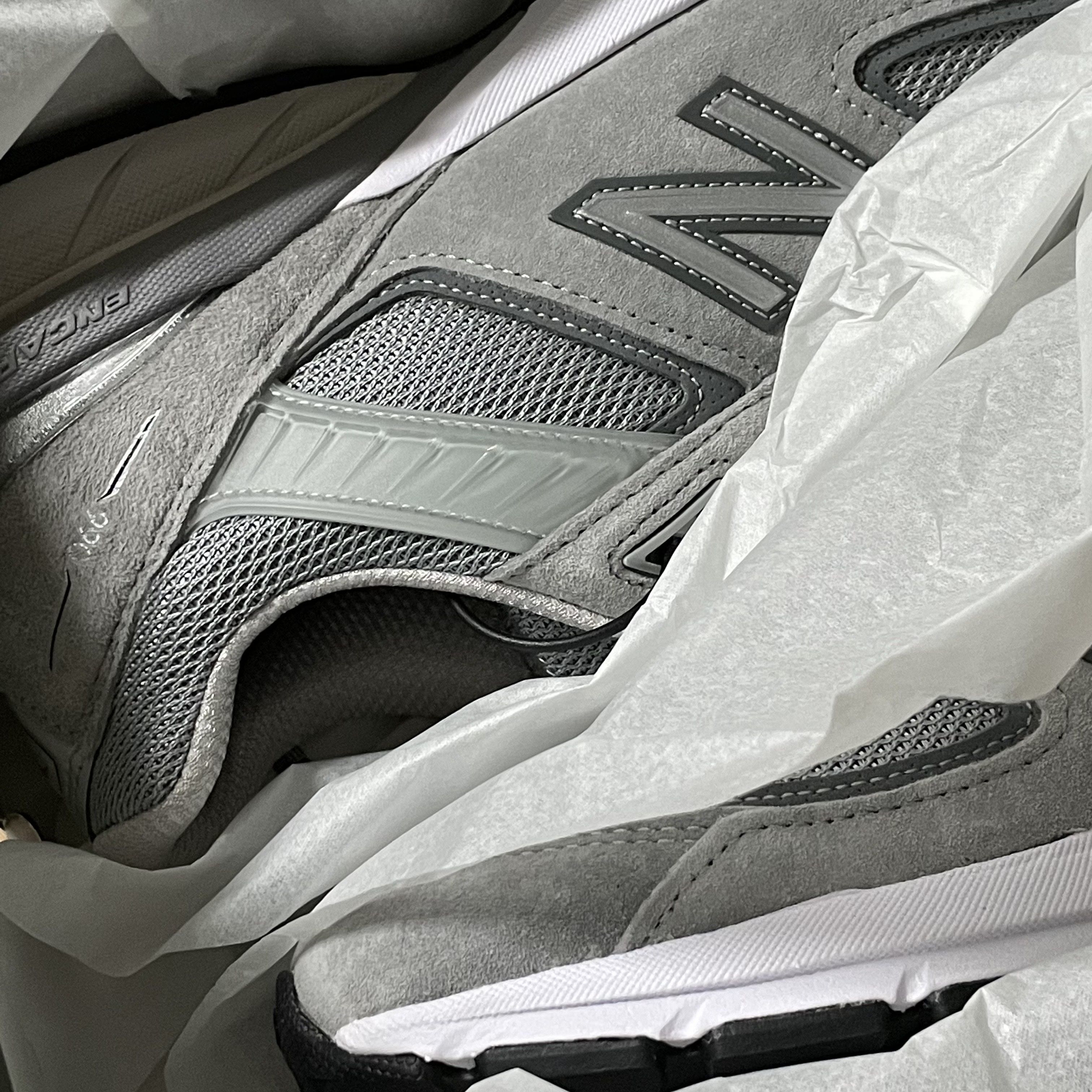 New Balance 990v5 Made in USA Grey - D Standard 착용 스타일