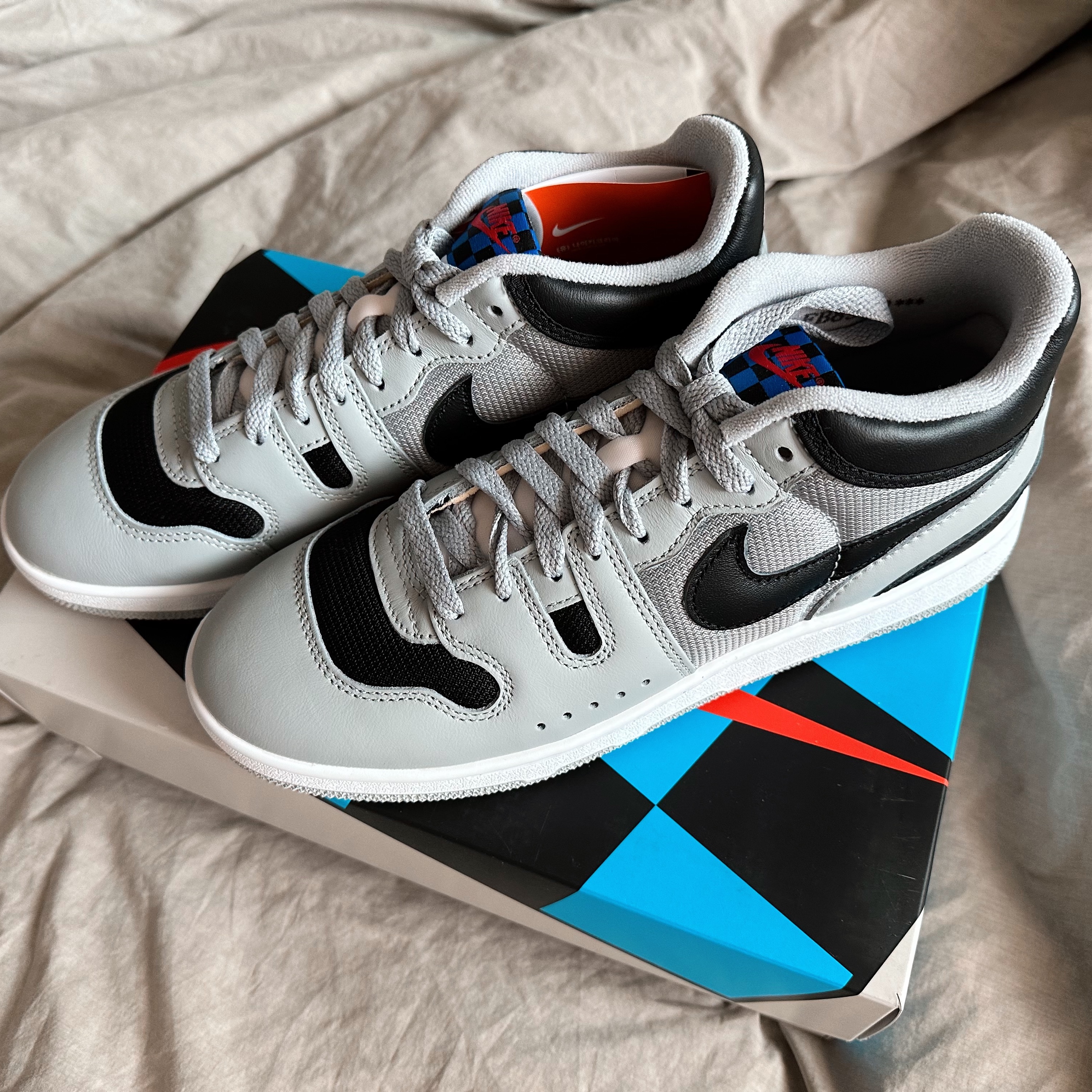 Nike Mac Attack QS SP Light Smoke Grey 착용 스타일 - 1