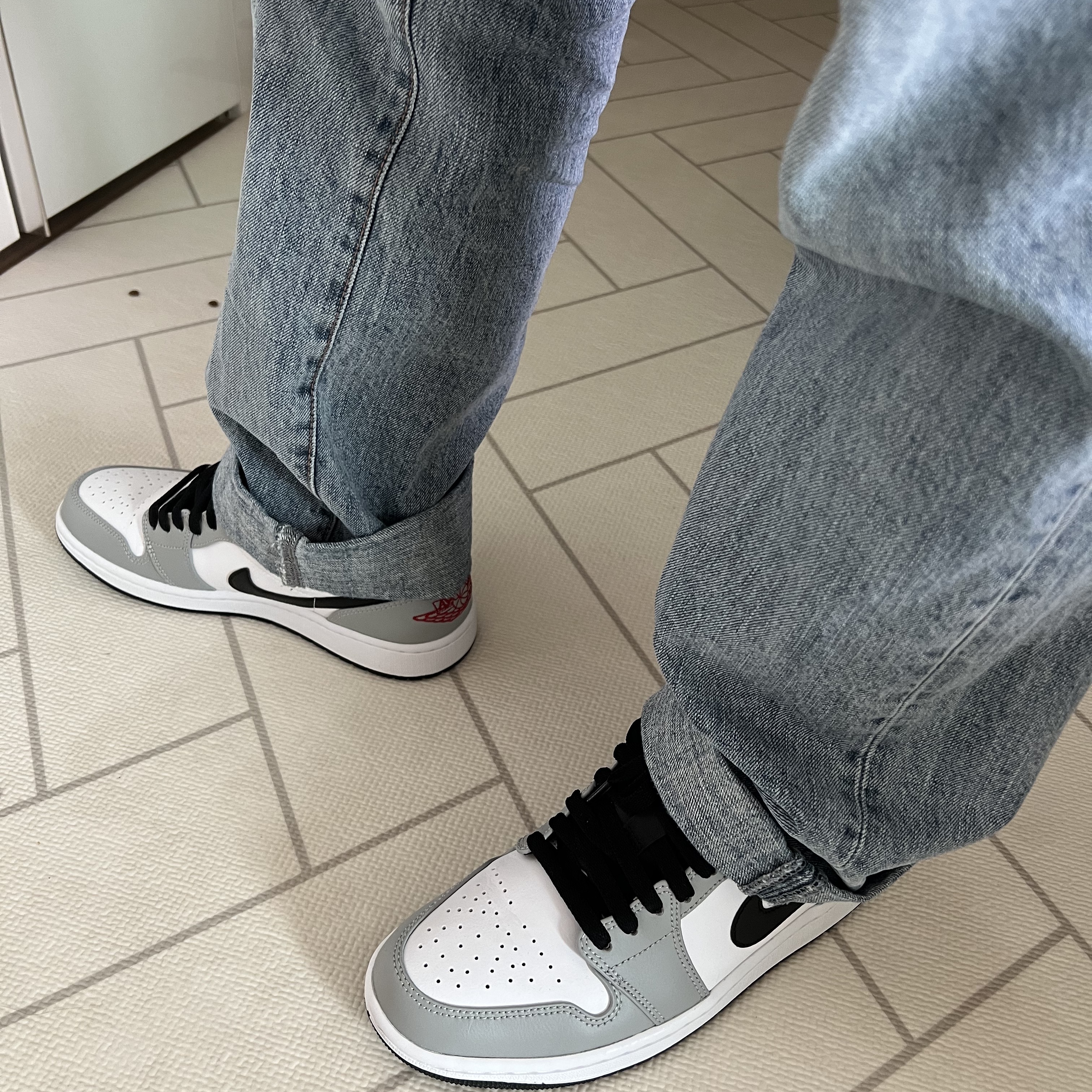 Jordan 1 Low Light Smoke Grey 착용 스타일 - 2