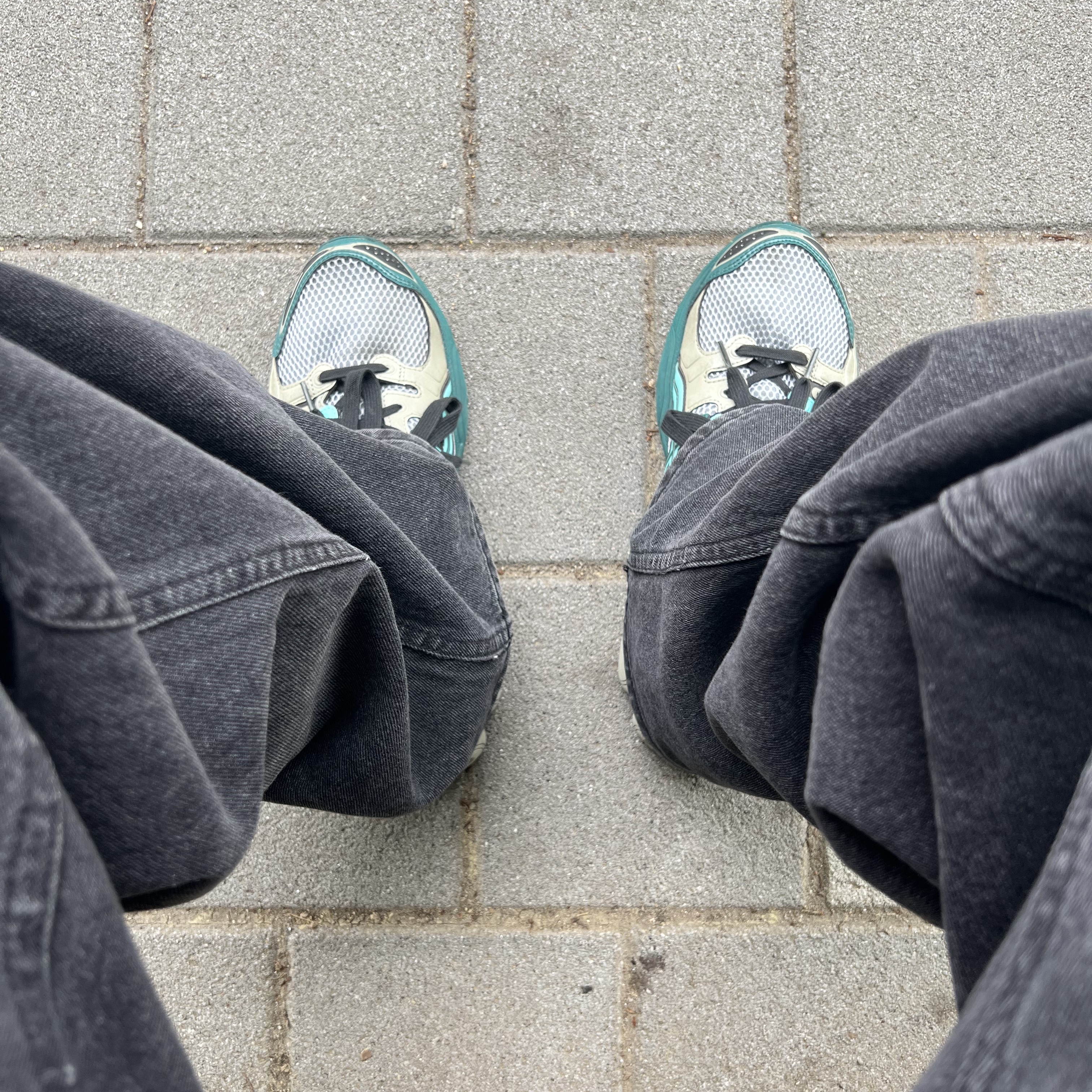 Asics UB3-S Gel-Nimbus 9 Piedmont Grey 착용 스타일 - 2