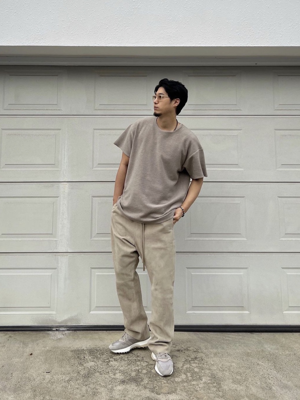 Fear of God Vintage Runner Tortora 착용 스타일