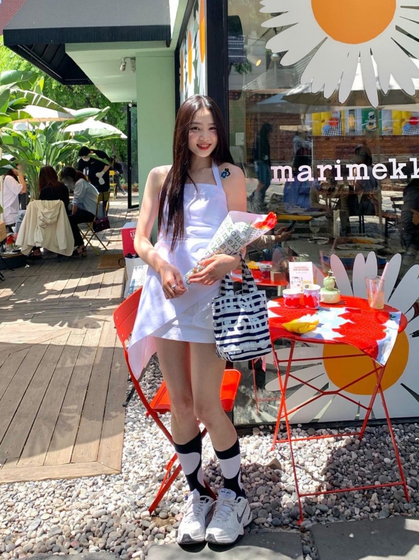 Nike x Martine Rose Air Monarch IV Martine Rose White 착용 스타일