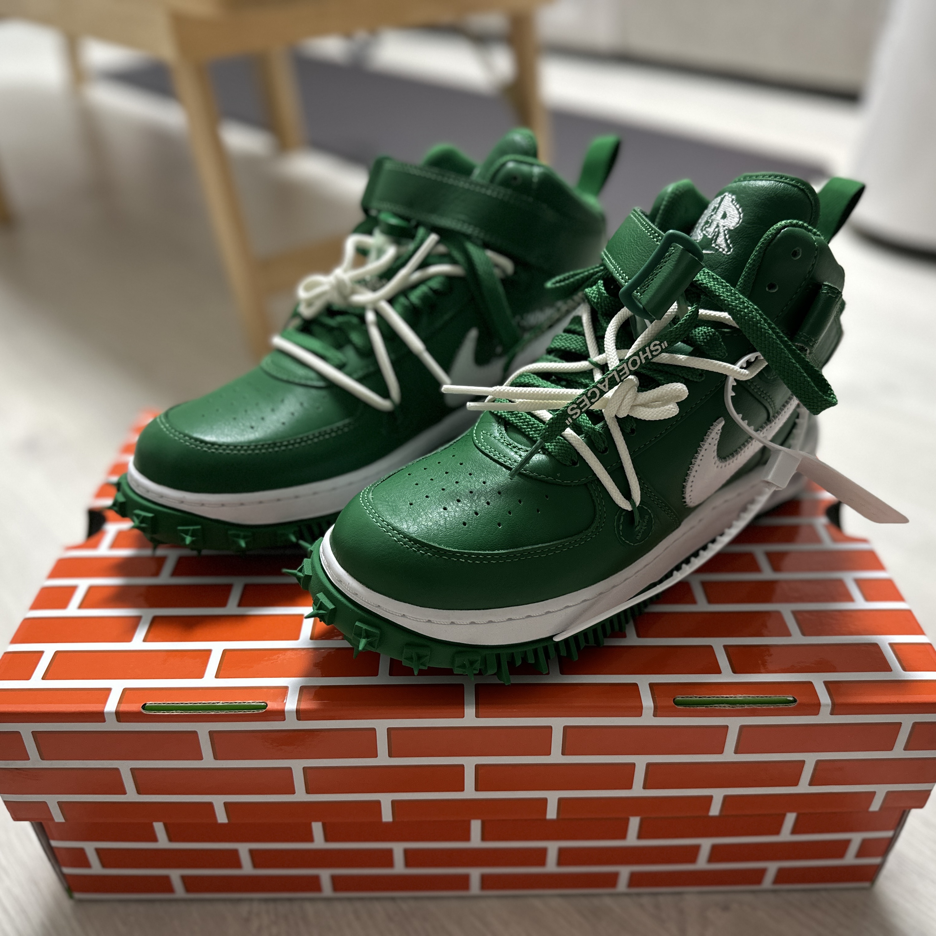 Nike x Off-White Air Force 1 Mid SP Leather Pine Green 착용 스타일