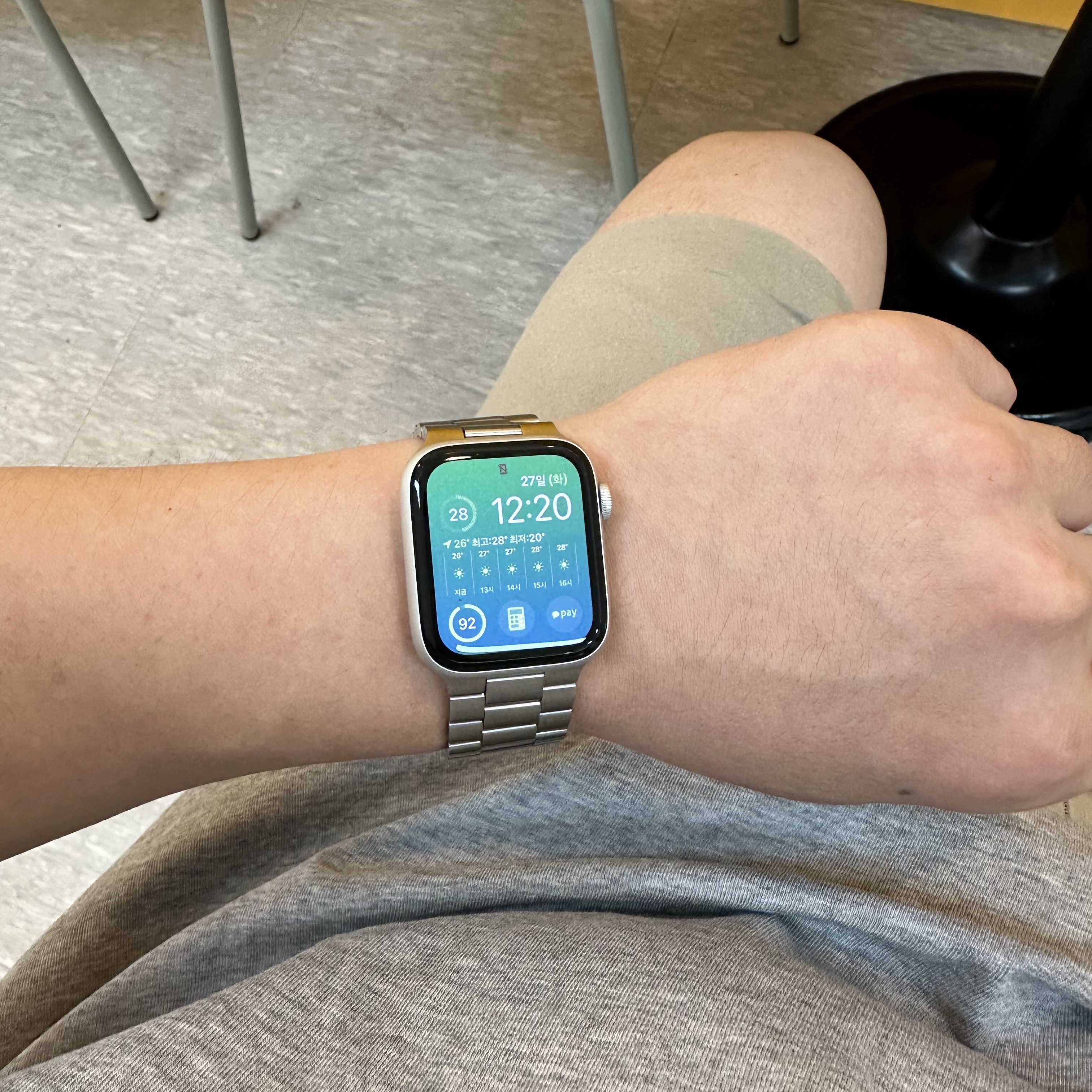 Apple Watch SE 44mm GPS Midnight Aluminum Case with Sport Band Midnight (Korean Ver.) 착용 스타일