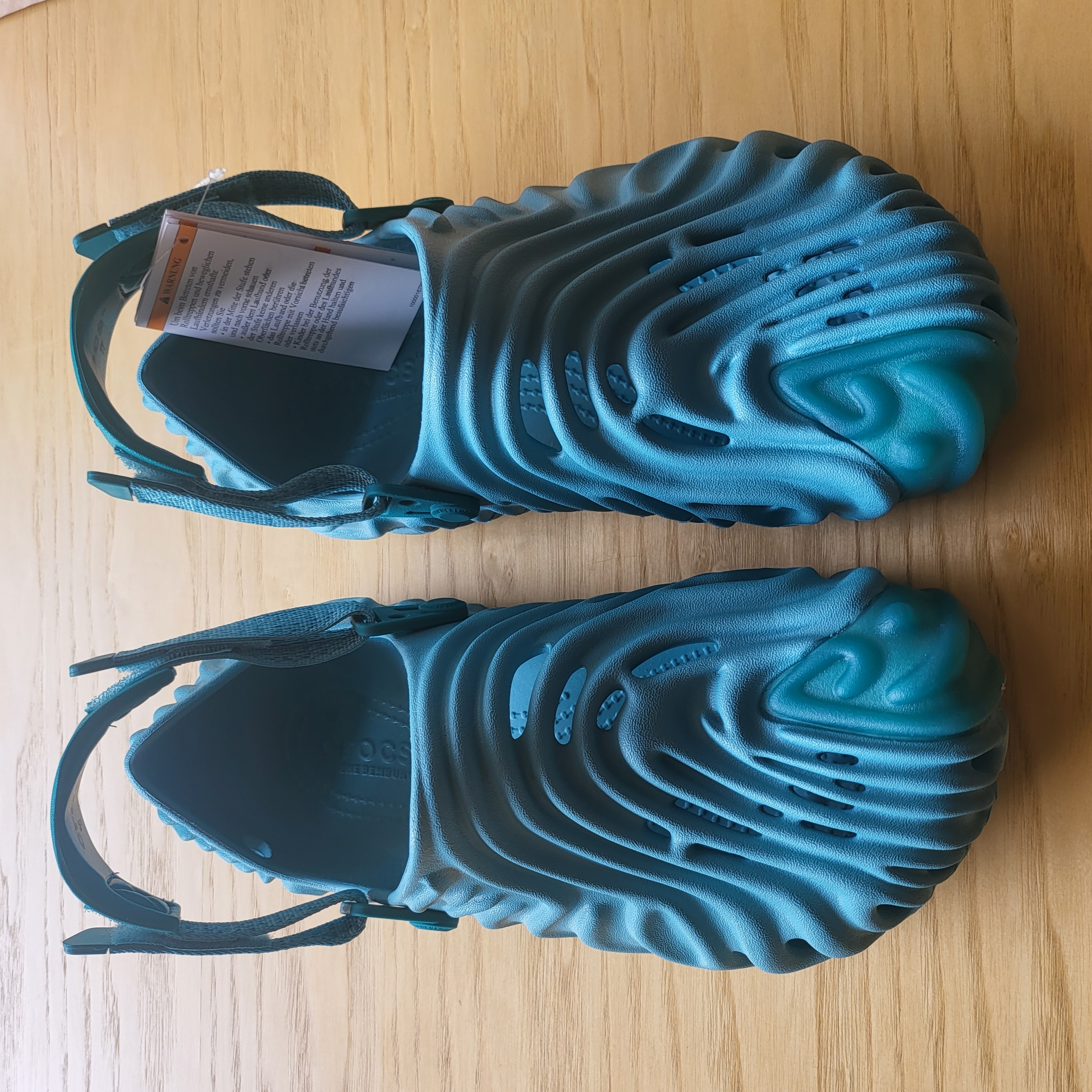 Crocs x Salehe Bembury Pollex Clog Tide 착용 스타일 - 1
