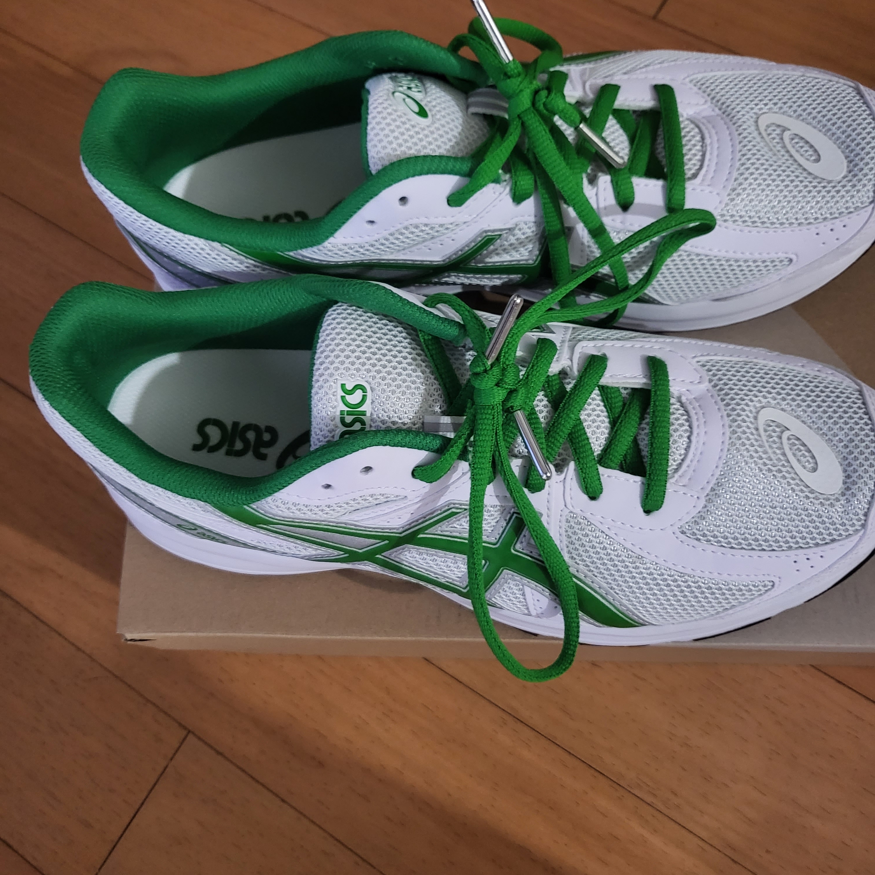 Asics Jog 100 S White Green - 2E Wide 착용 스타일 - 2