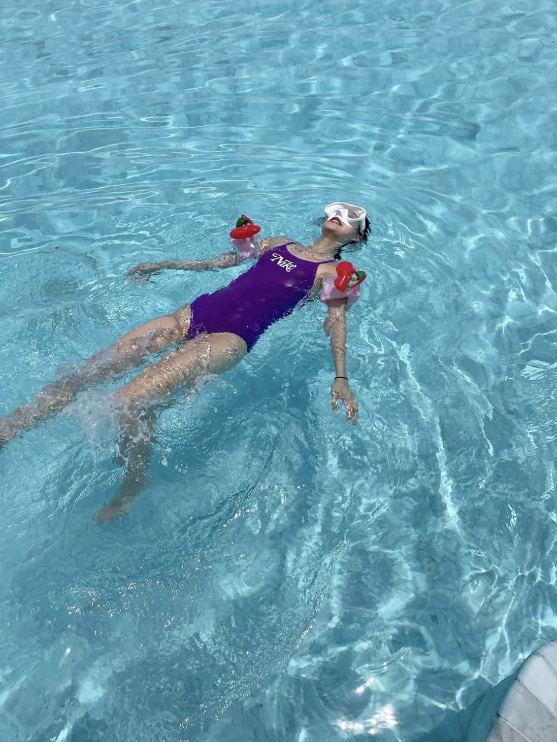 (W) Nike Swim Heritage Retro Logo Racer Back Swimsuit Magenta 착용 스타일 - 3