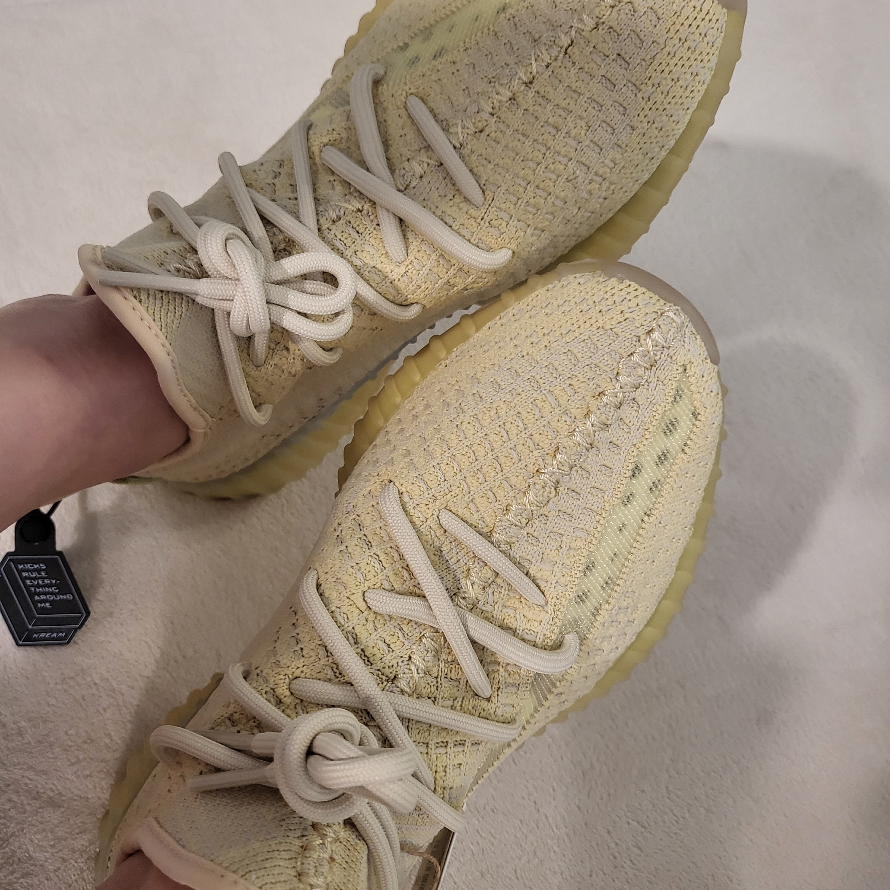 Adidas Yeezy Boost 350 V2 Flax 2022 착용 스타일