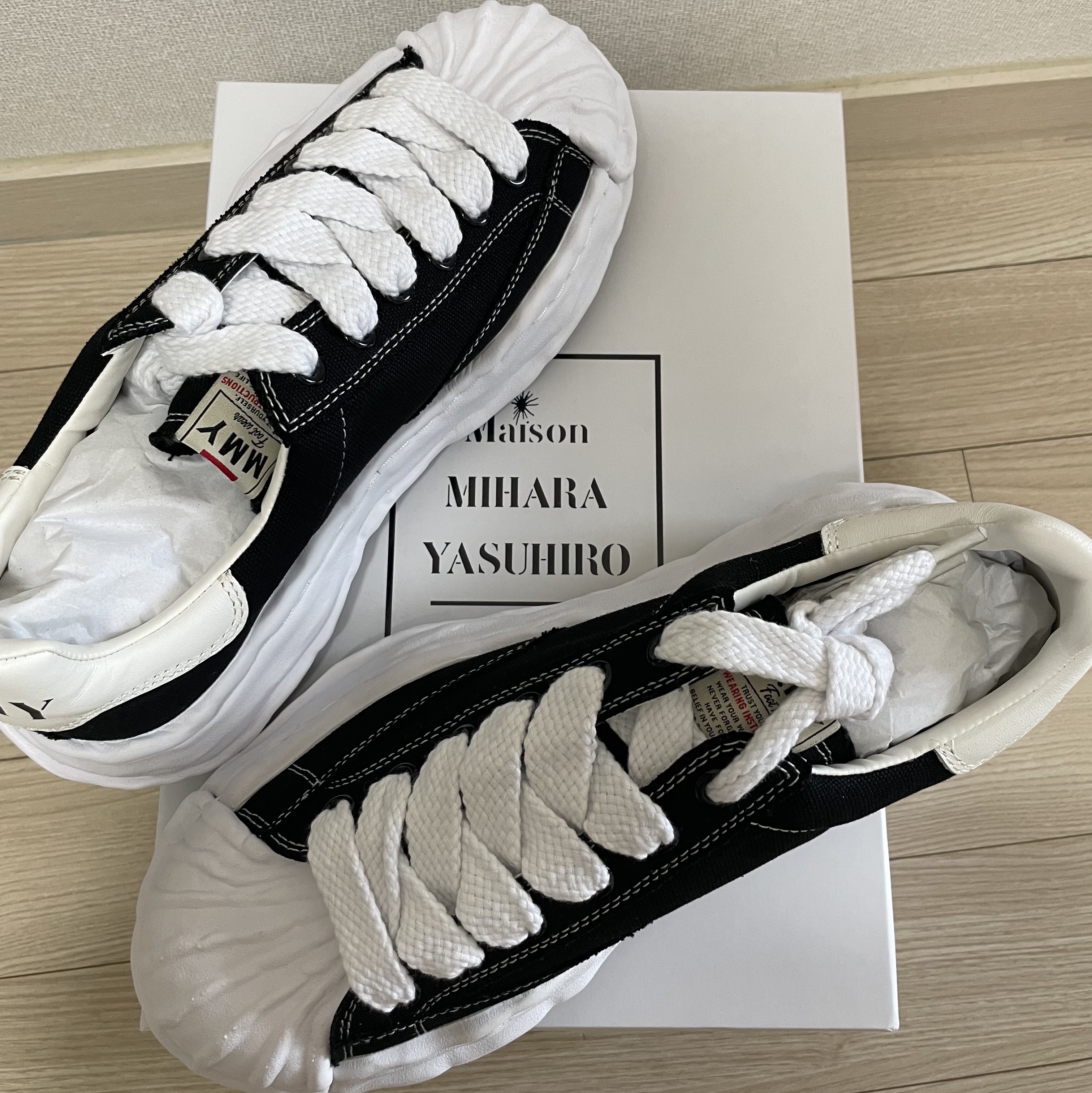 Maison Mihara Yasuhiro Blakey OG Sole Canvas Low-top Sneakers Black White 착용 스타일
