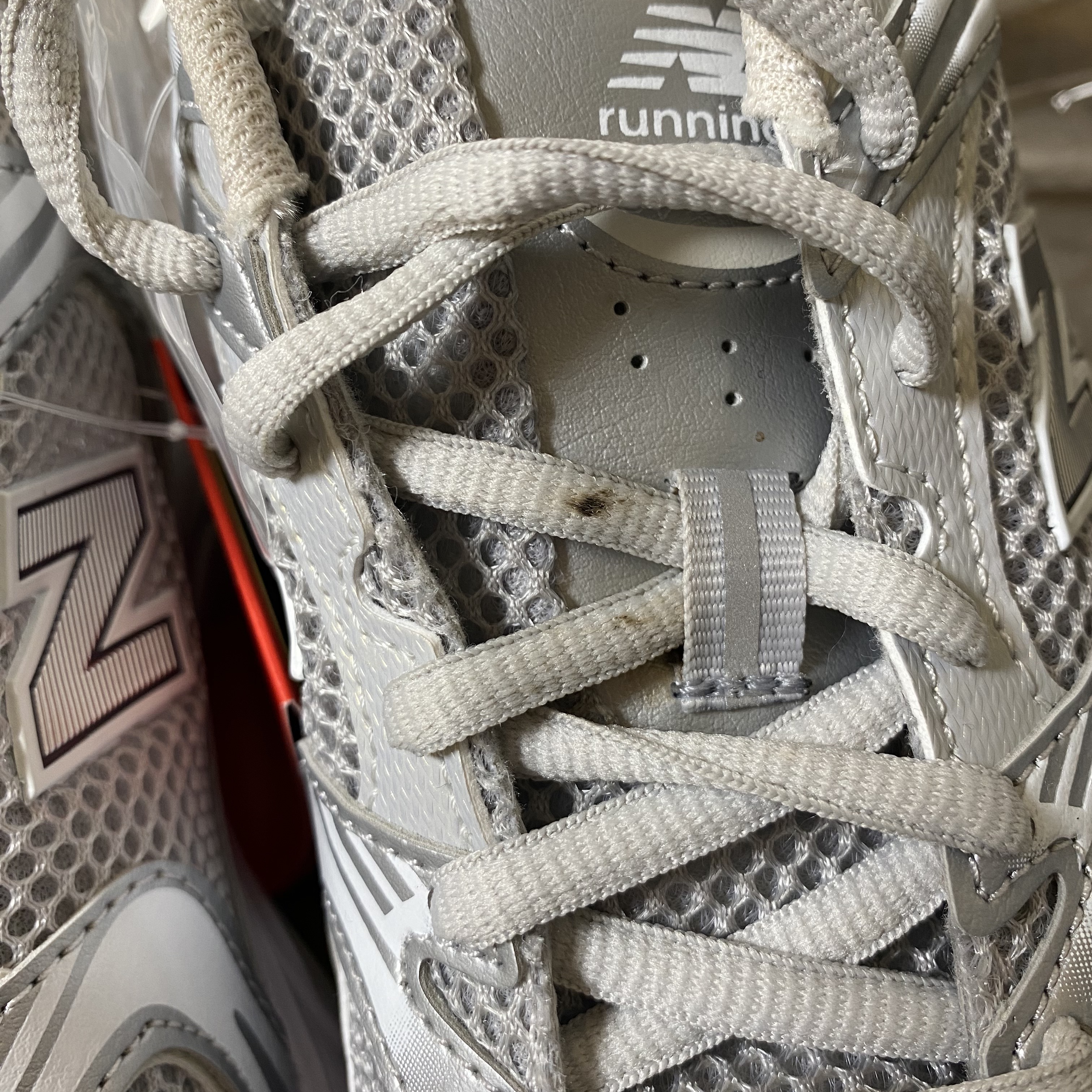 New Balance 530 Silver Grey 착용 스타일
