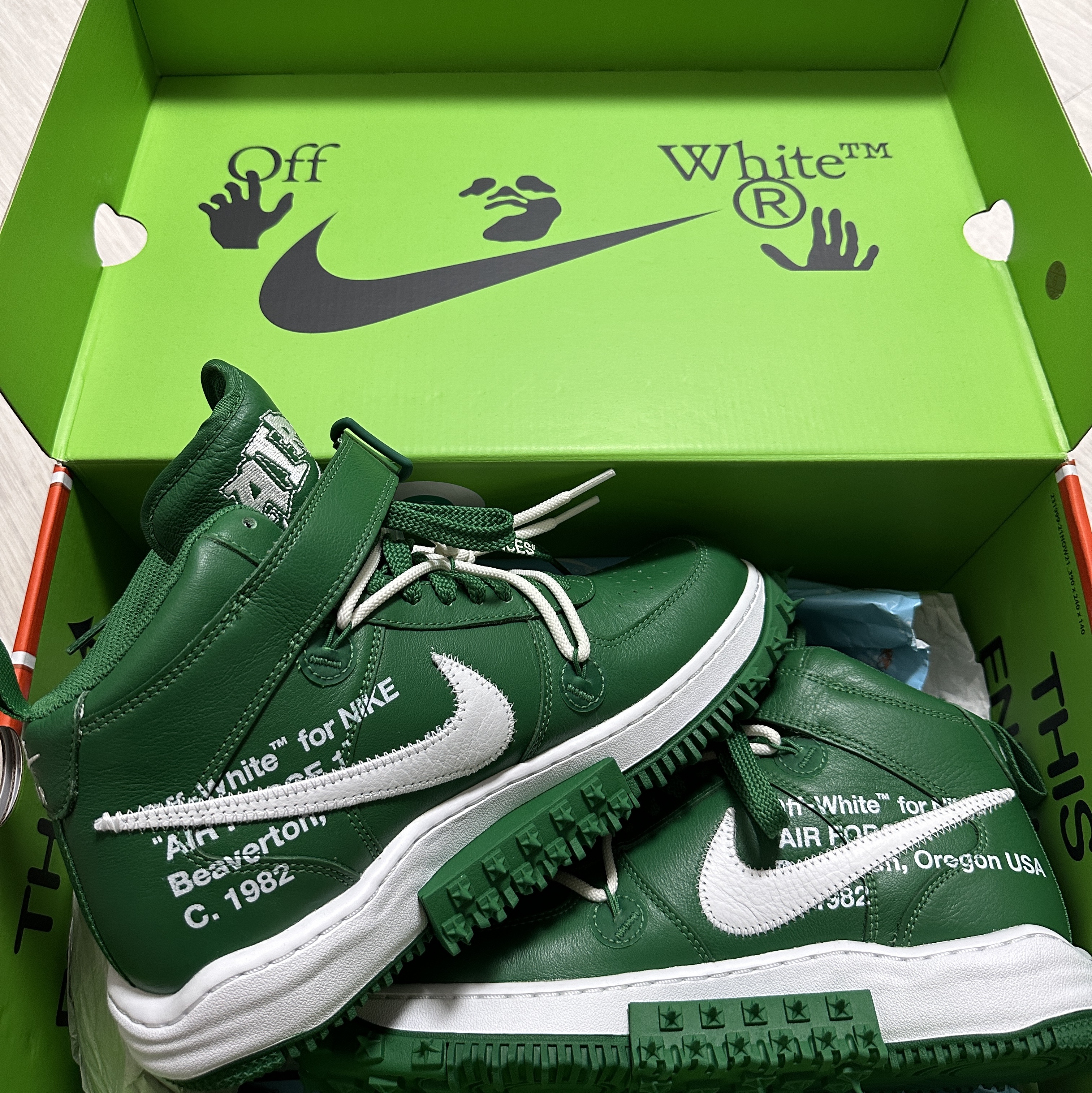 Nike x Off-White Air Force 1 Mid SP Leather Pine Green 착용 스타일
