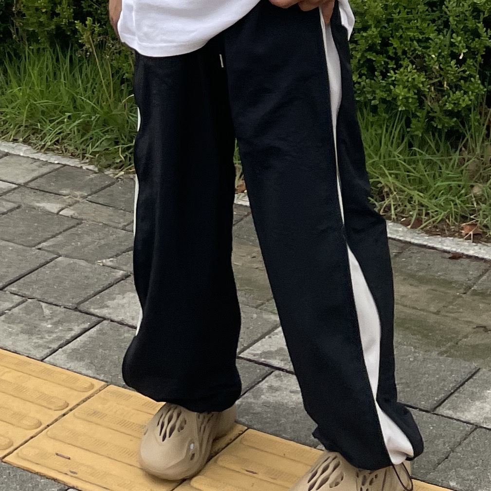 Adidas Yeezy Foam RNNR Clay Taupe, Casio A-159WA-N1 착용 스타일 - 2