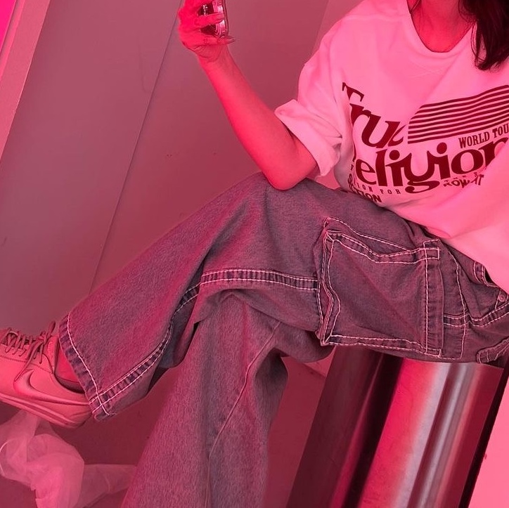 True Religion Vision Logo T-Shirt White, True Religion Vision Logo T-Shirt Black 착용 스타일