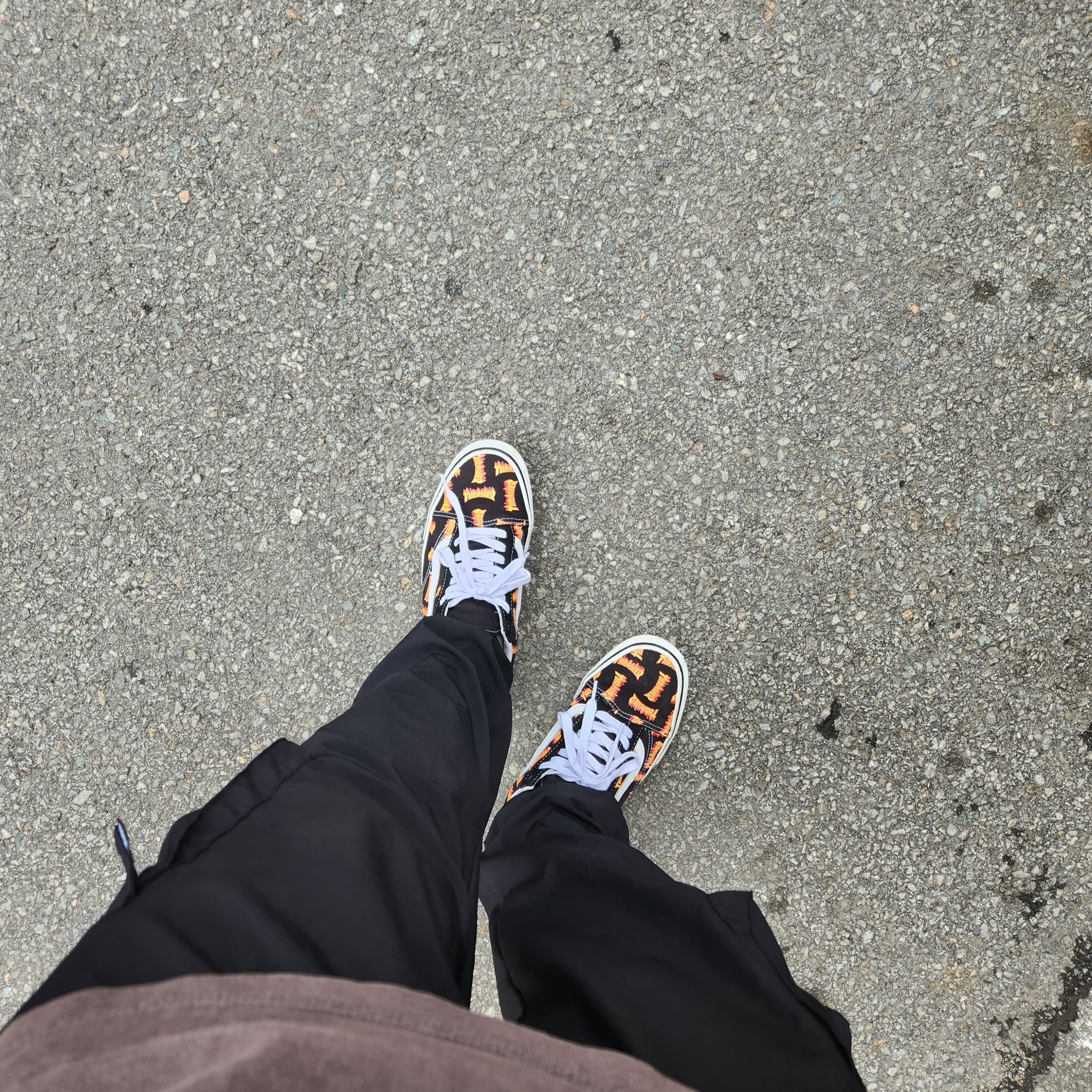 Vans x Thrasher Skate Old Skool Black 착용 스타일