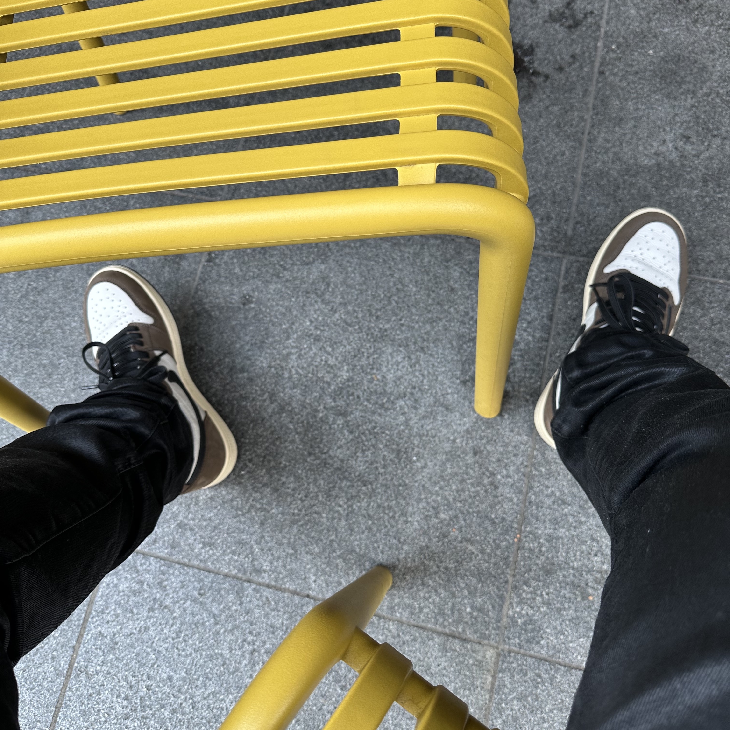 Undermycar Black Mamba Slim Fit Red Stitch Wax Coating Jeans Rumba Red - 22FW 착용 스타일