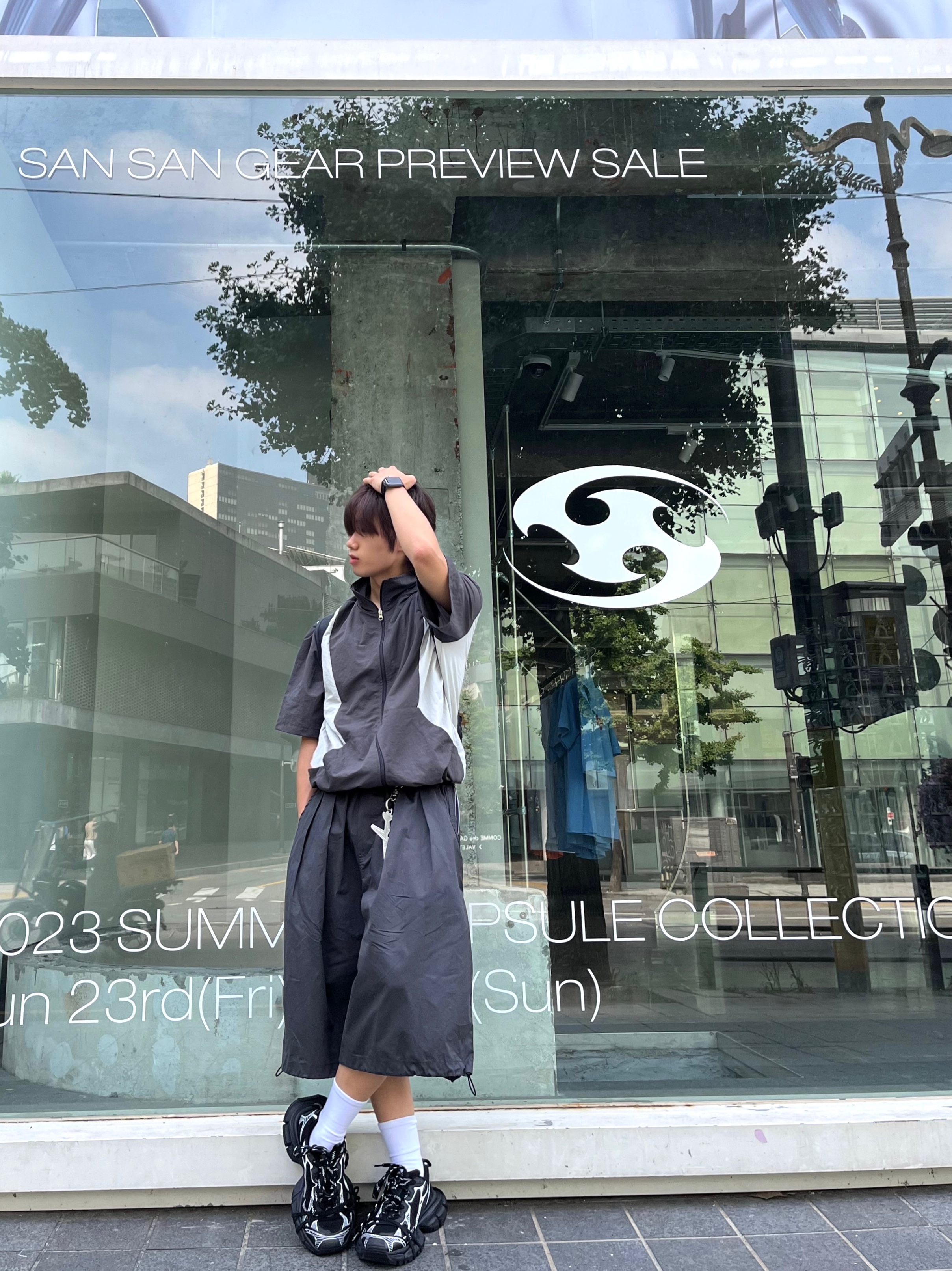 Balenciaga 3XL Sneakers Black White 착용 스타일