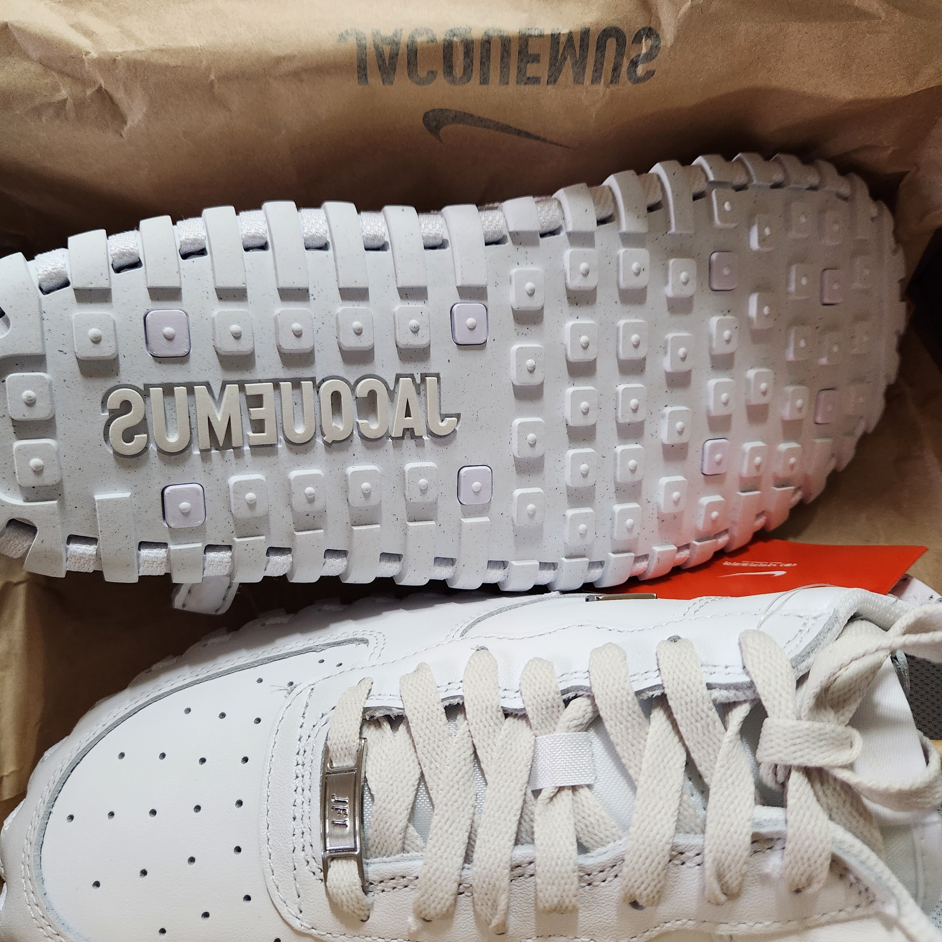 Nike x Jacquemus J Force 1 Low LX SP White 착용 스타일 - 2