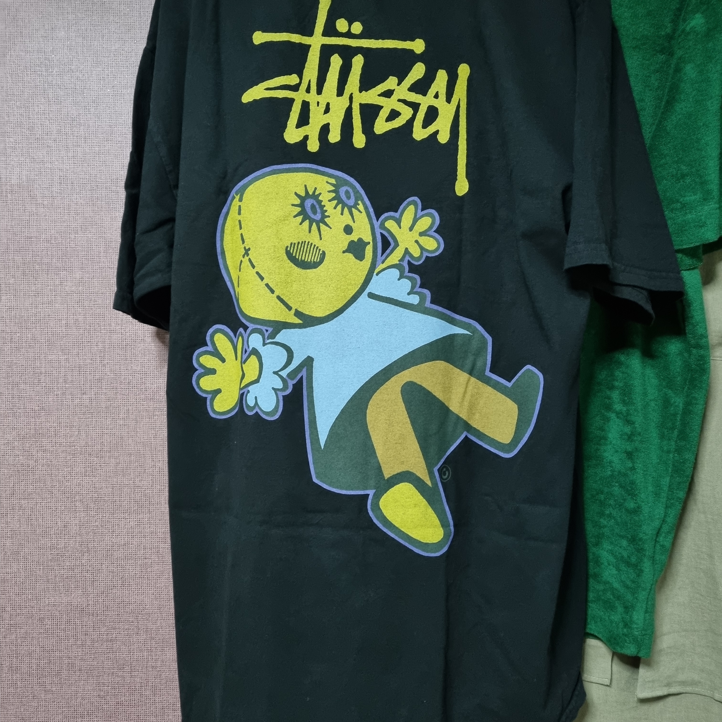 Stussy Dollie Pigment Dyed T-Shirt Black 착용 스타일 - 2