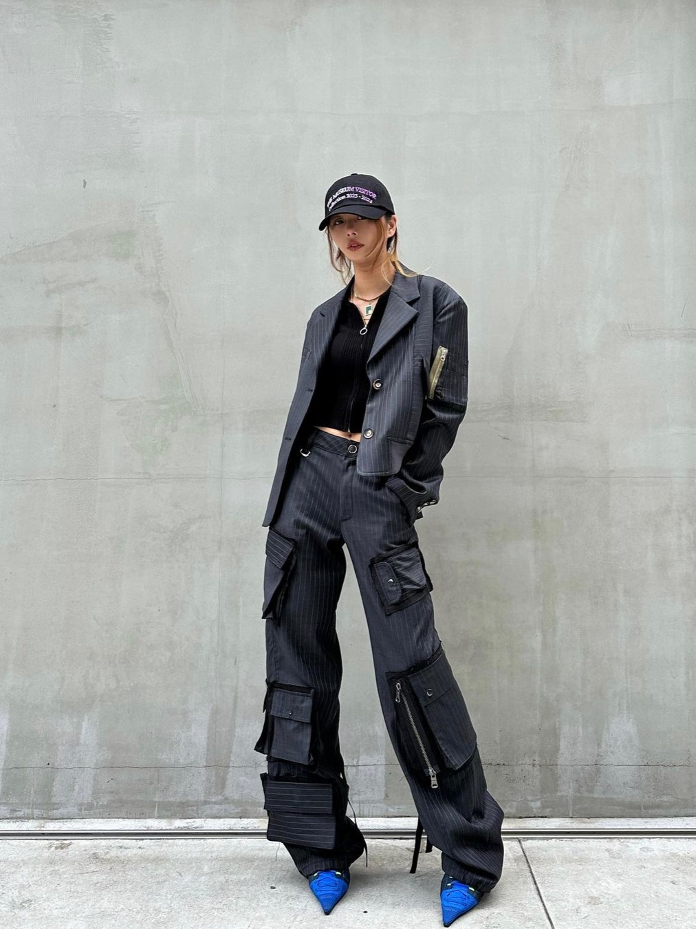The Museum Visitor Collection 2023-2024 Sprayed Ball Cap Black 착용 스타일 - 1