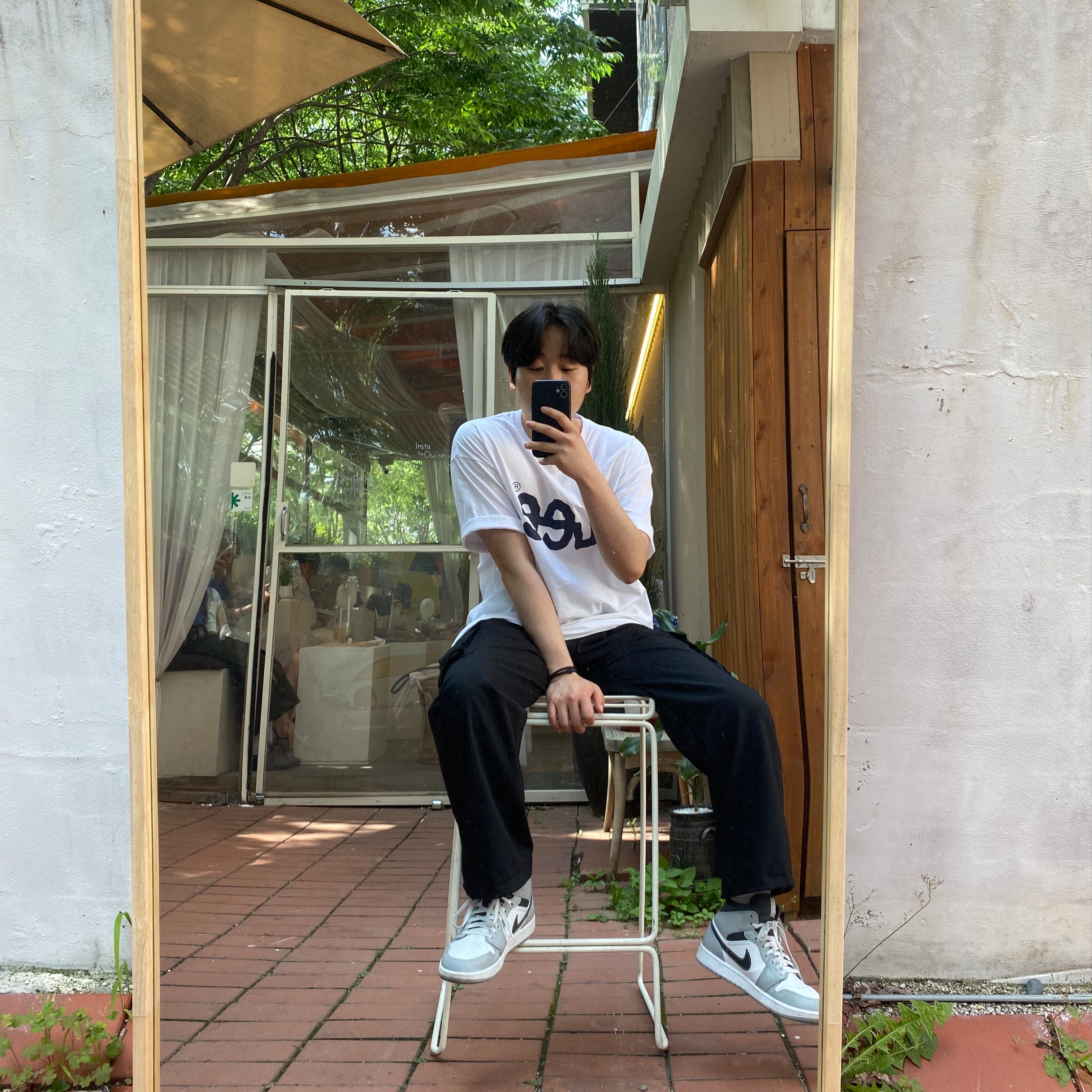 Jordan 1 Mid Light Smoke Grey Anthracite 착용 스타일