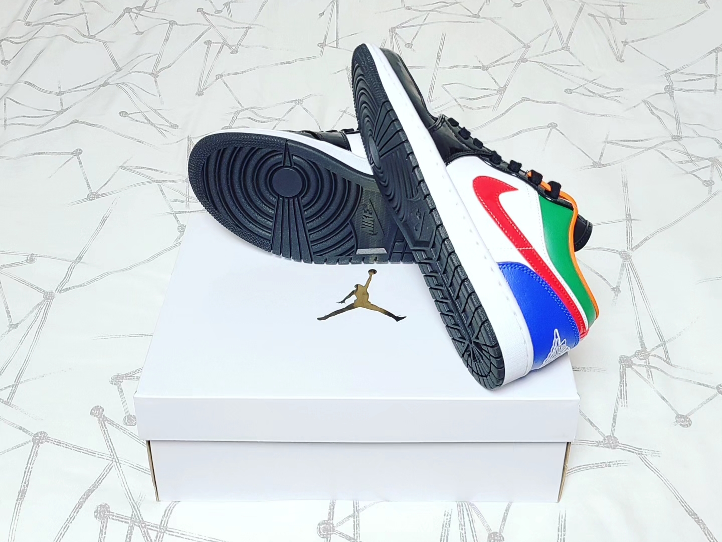(W) Jordan 1 Low SE Multi-Color Black Toe 착용 스타일 - 4