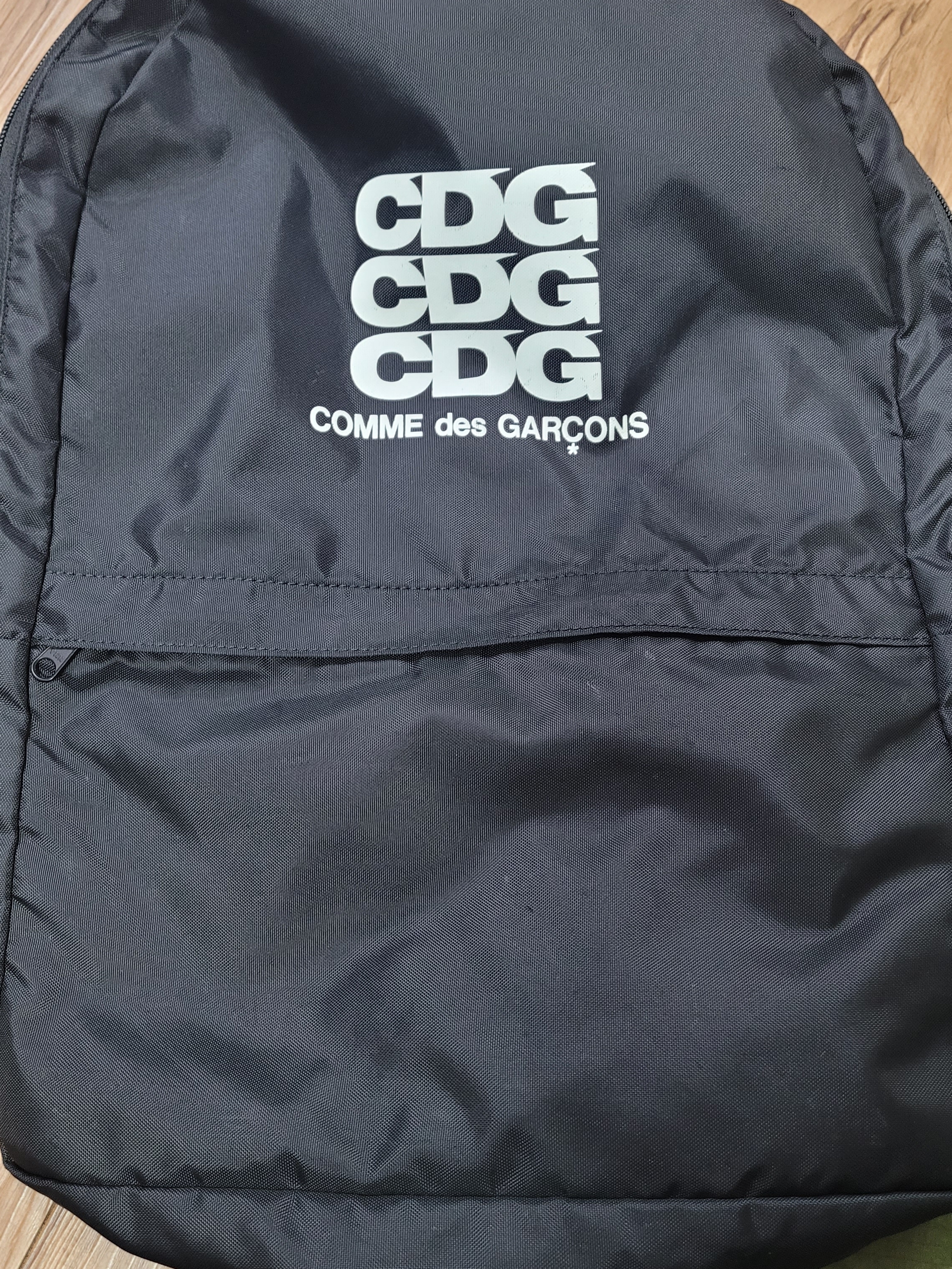 CDG Backpack Black 착용 스타일