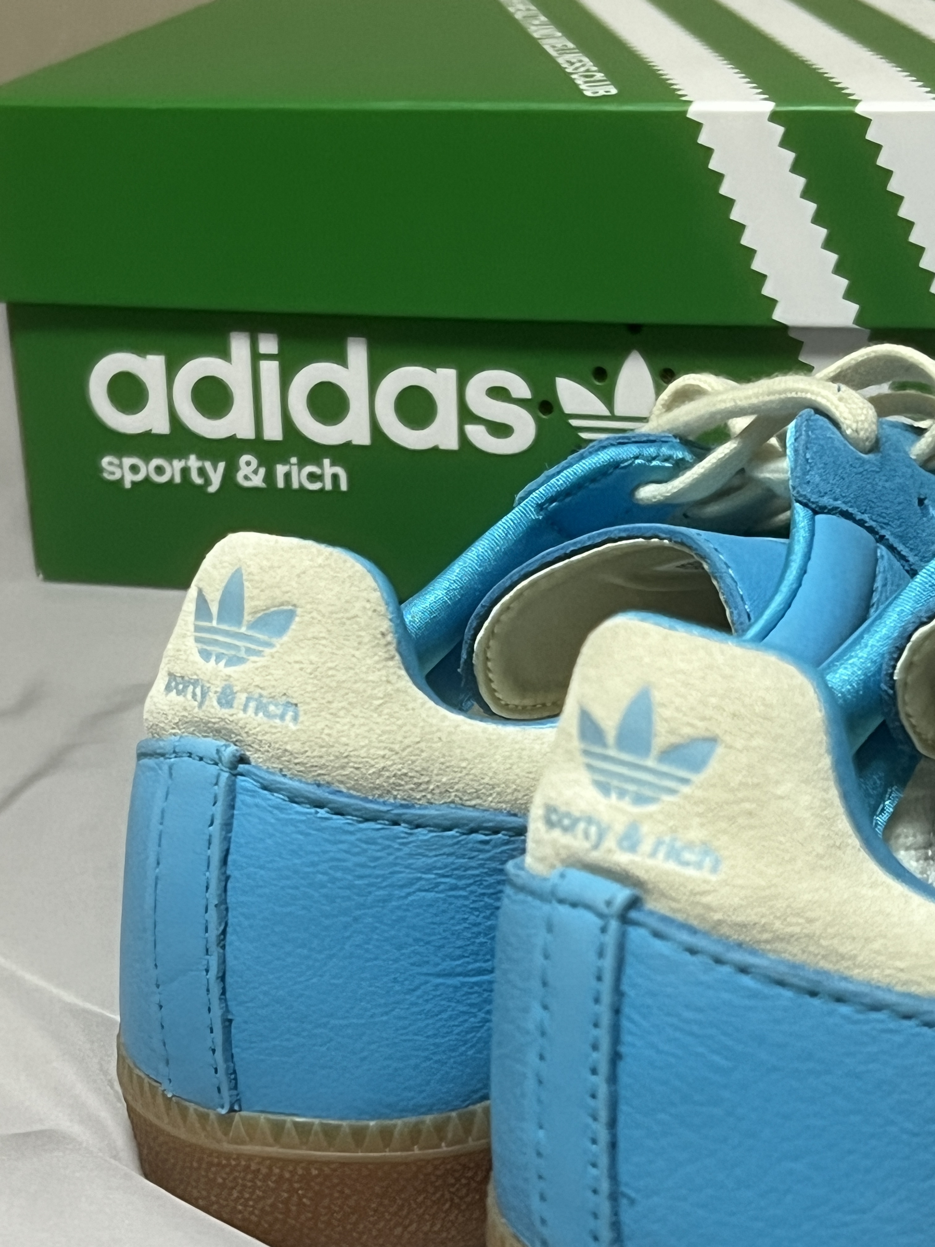 Adidas x Sporty & Rich Samba Blue Rush Cream White 착용 스타일 - 2