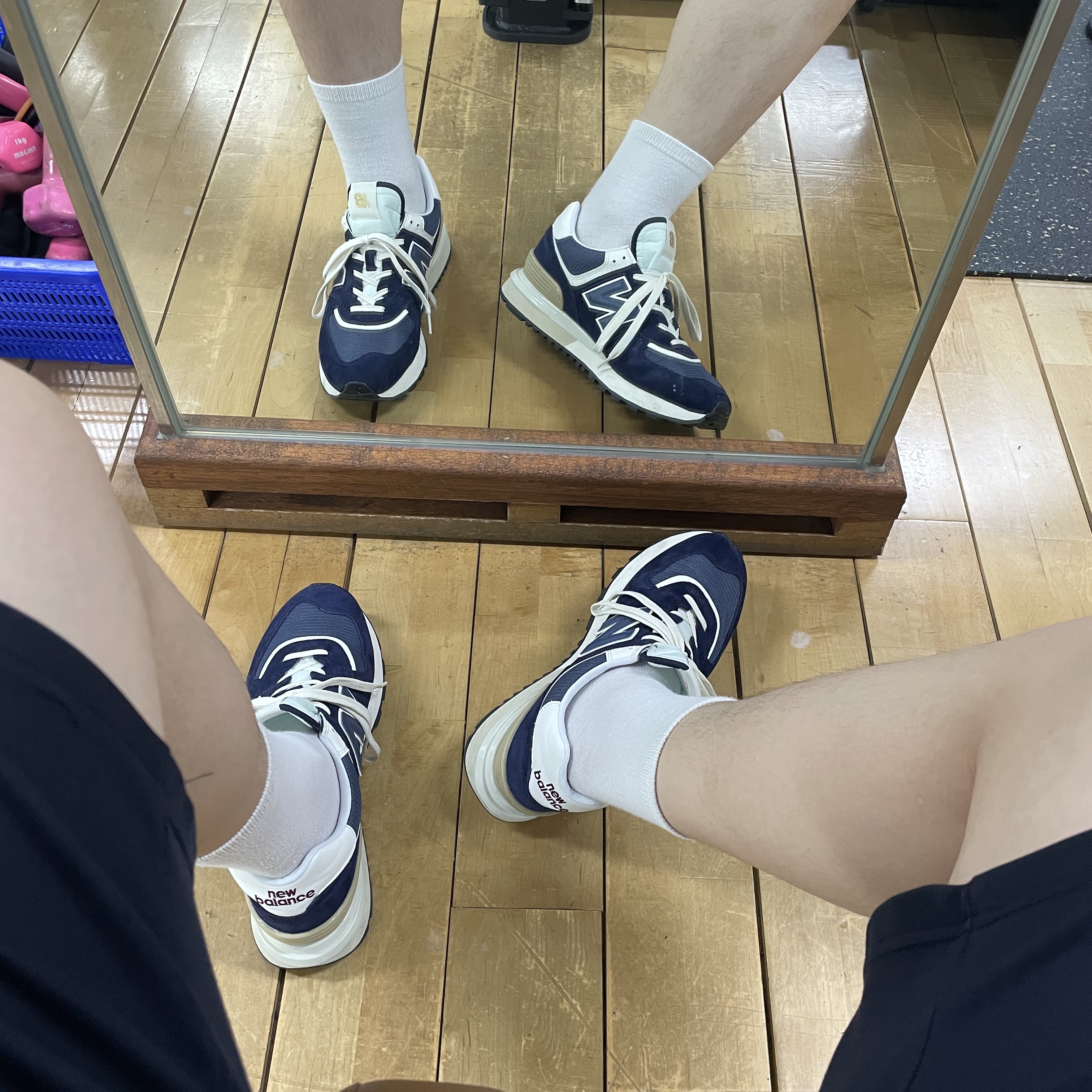 New Balance 574 Legacy Navy 착용 스타일