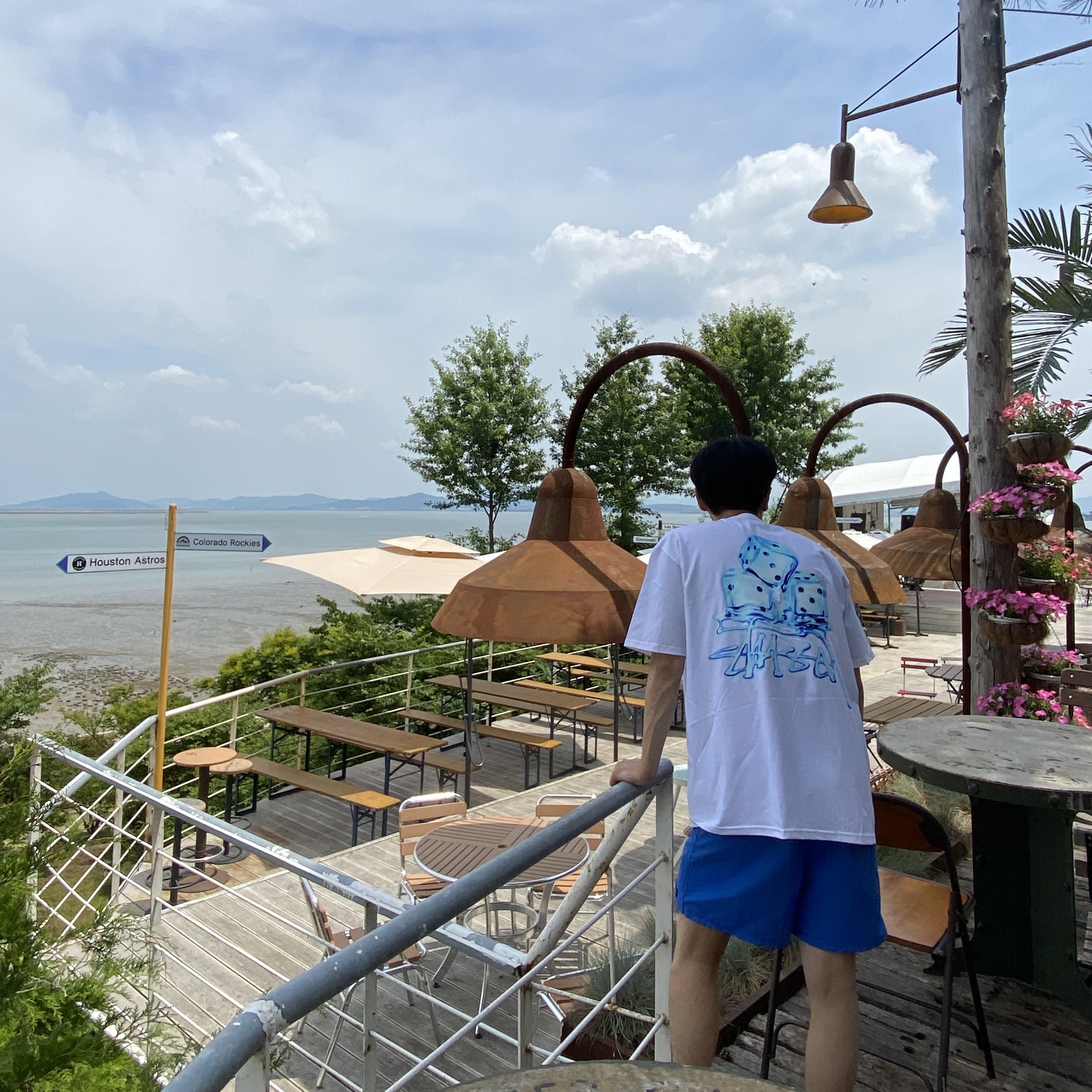 Stussy Melted T-Shirt White 착용 스타일