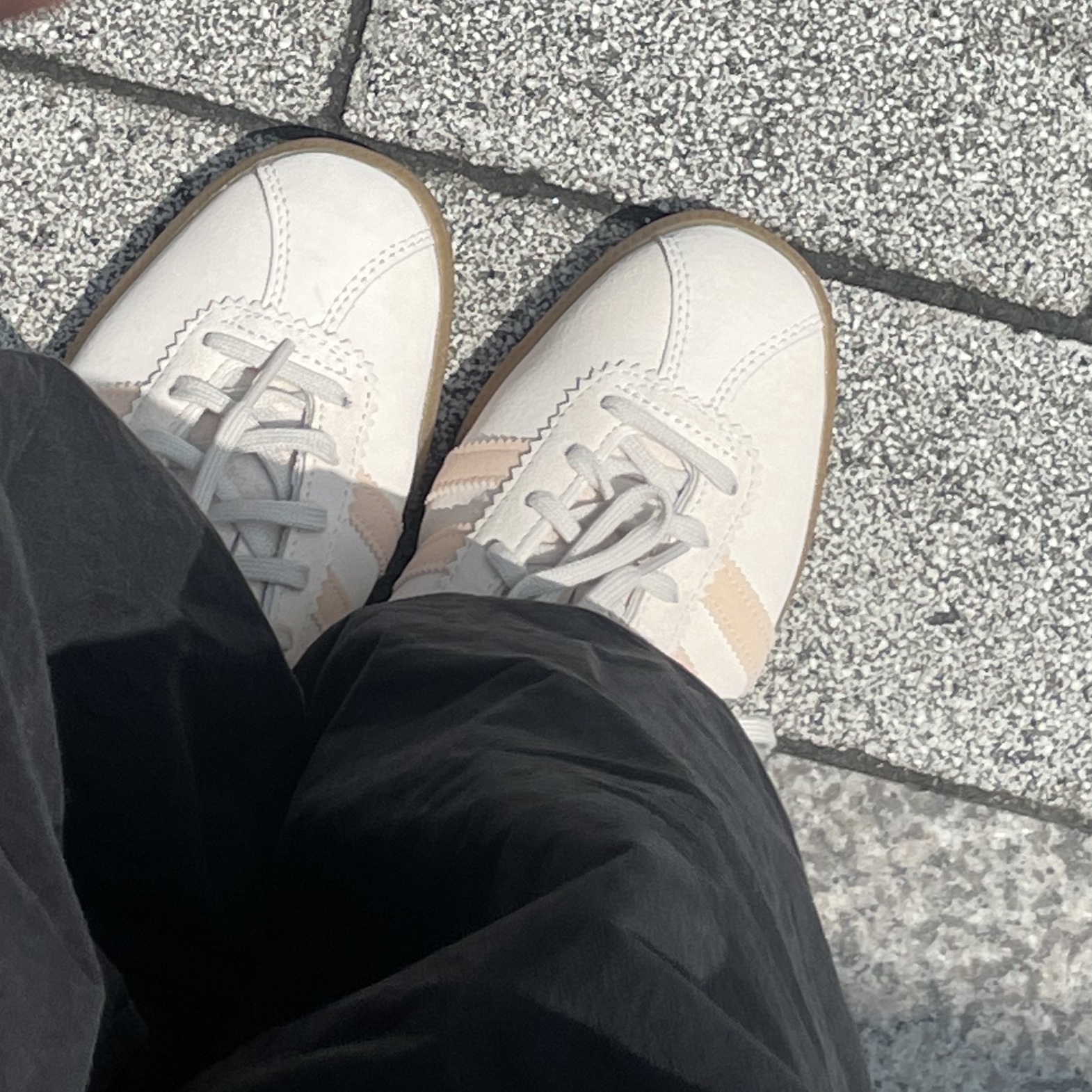Adidas Bermuda Wonder White 착용 스타일 - 1