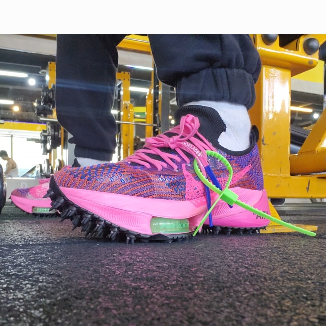 Nike x Off-White Air Zoom Tempo Next% Pink Glow 착용 스타일