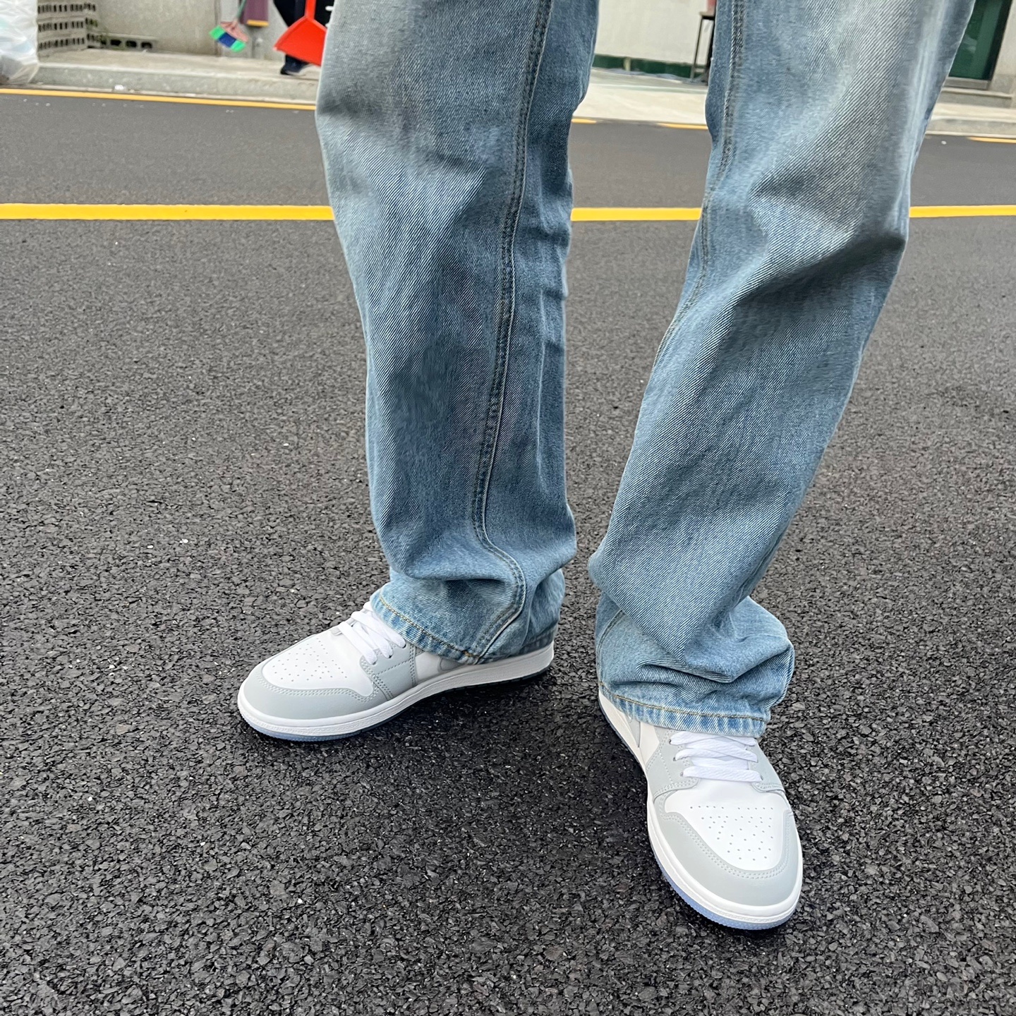 (W) Jordan 1 Low White Wolf Grey 착용 스타일
