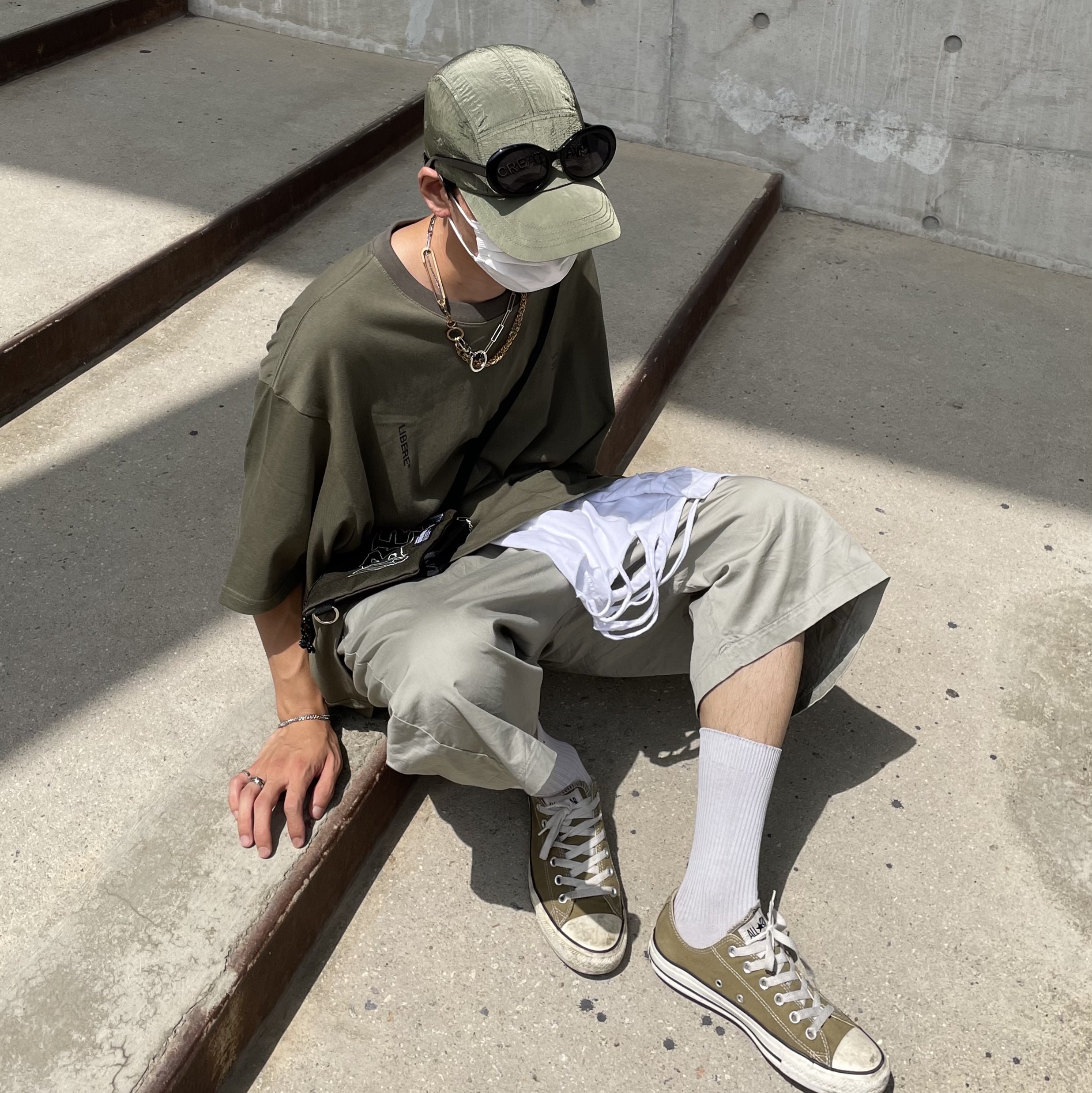 Converse Chuck 70 Ox Vintage Canvas Utility Khaki 착용 스타일 - 2