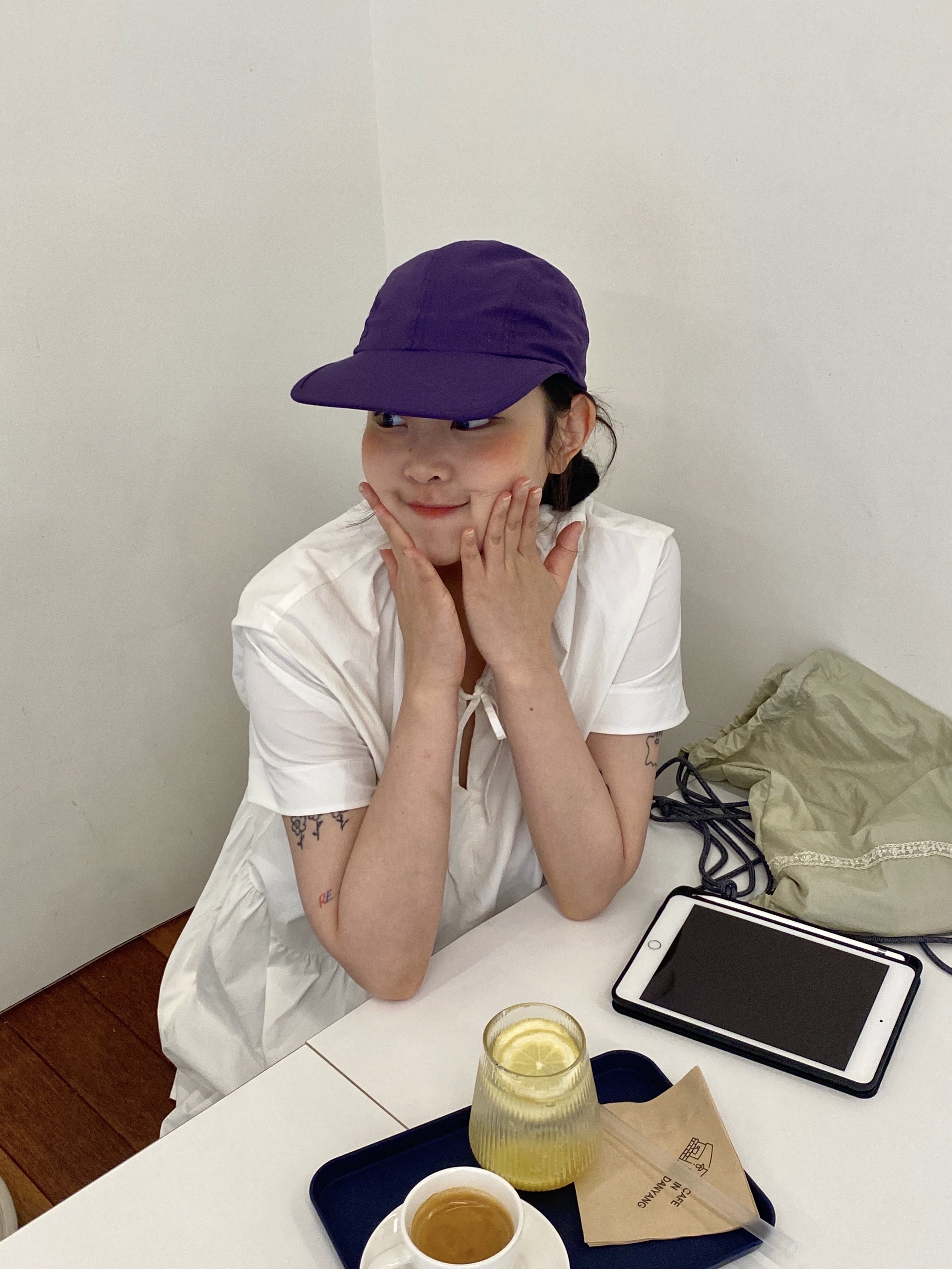 (W) Keen Shanti White Black 착용 스타일 - 4