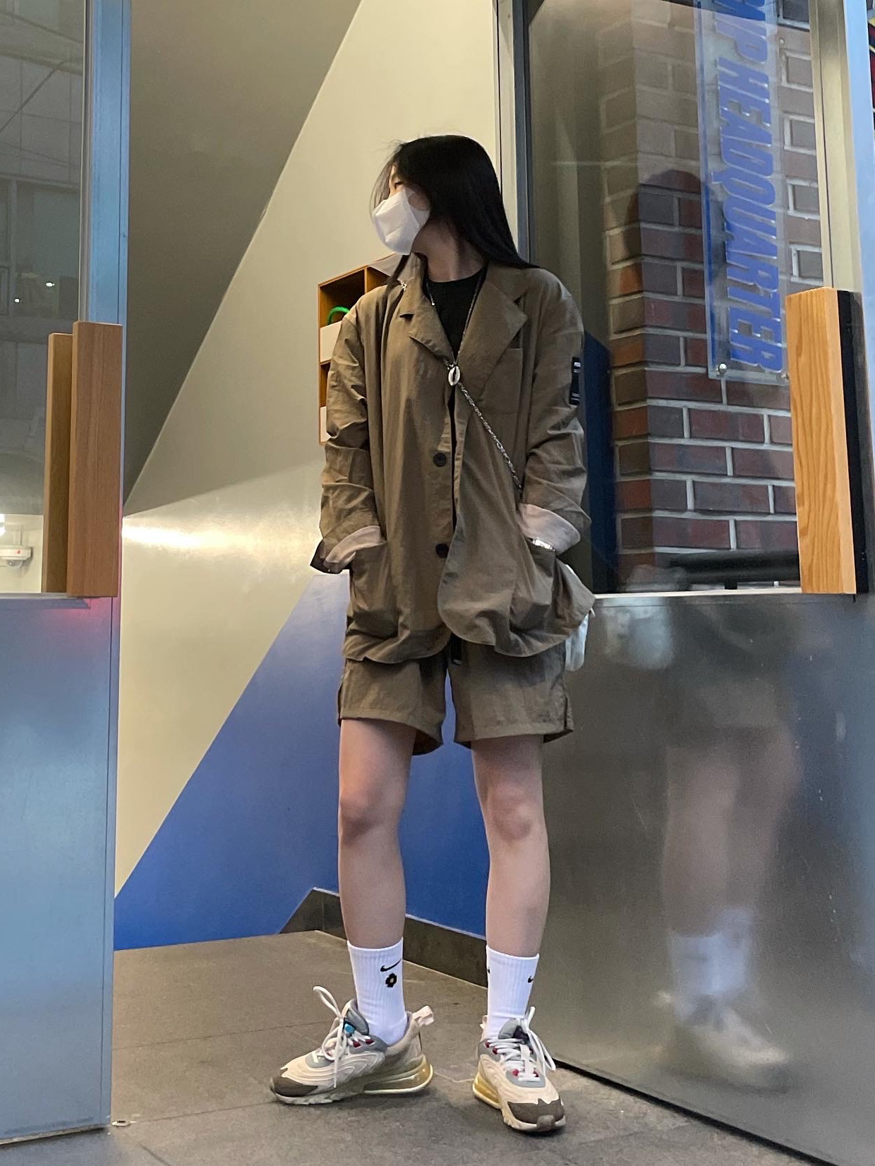 Nike x Travis Scott Air Max 270 React Cactus Trails 착용 스타일 - 1