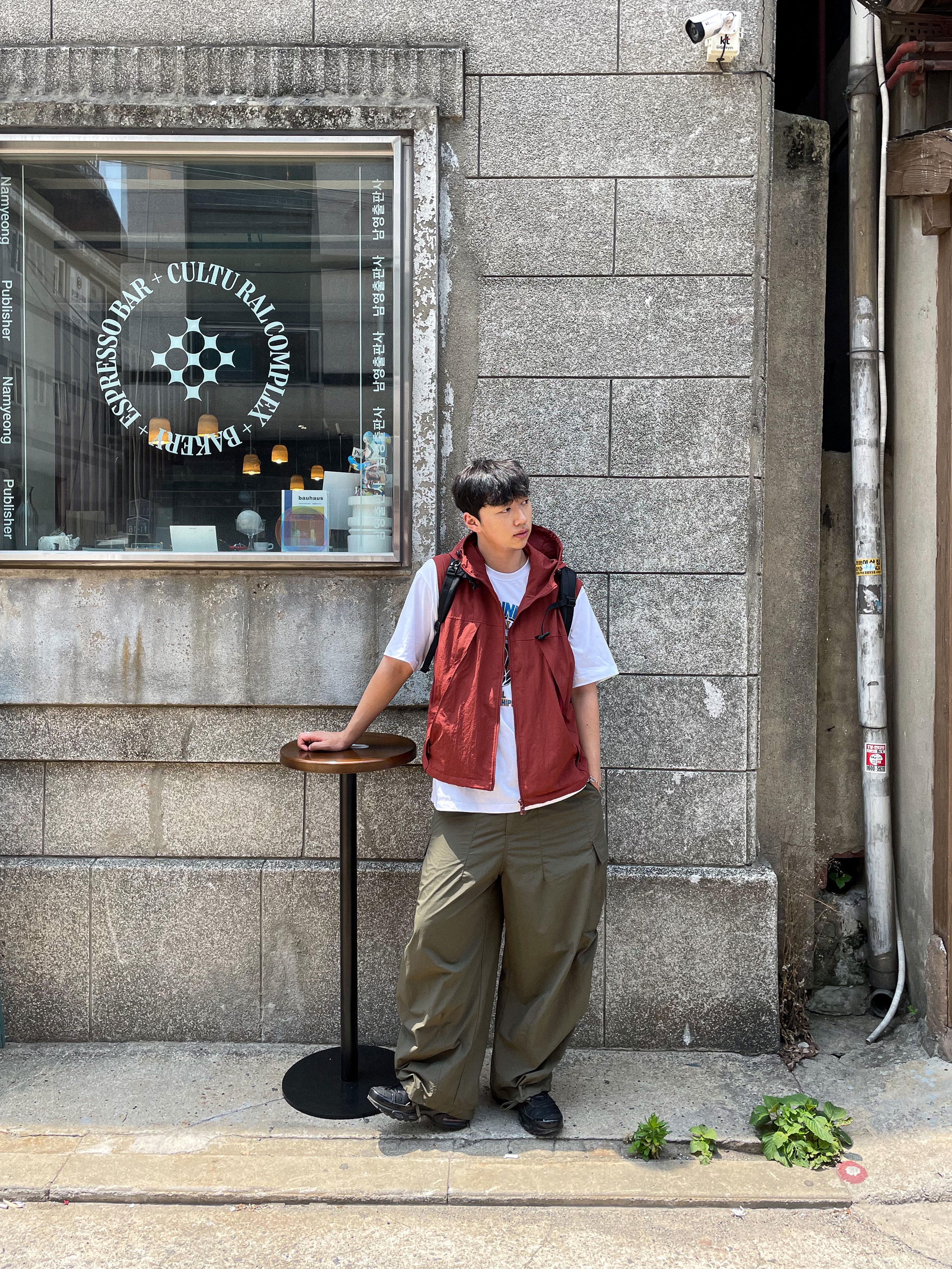Nike Air Max Plus Triple Black 착용 스타일 - 2