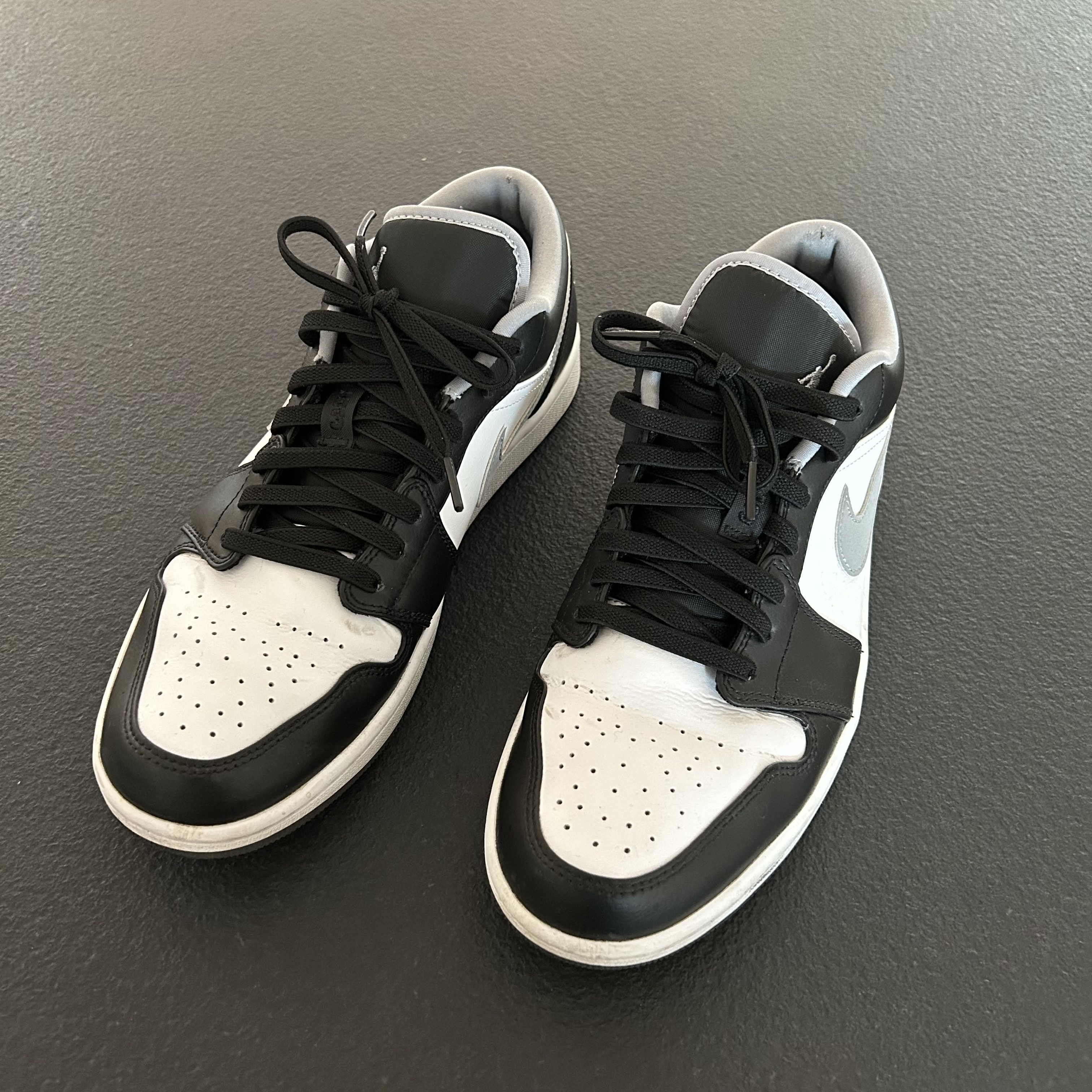 Jordan 1 Low Black Particle Grey 착용 스타일