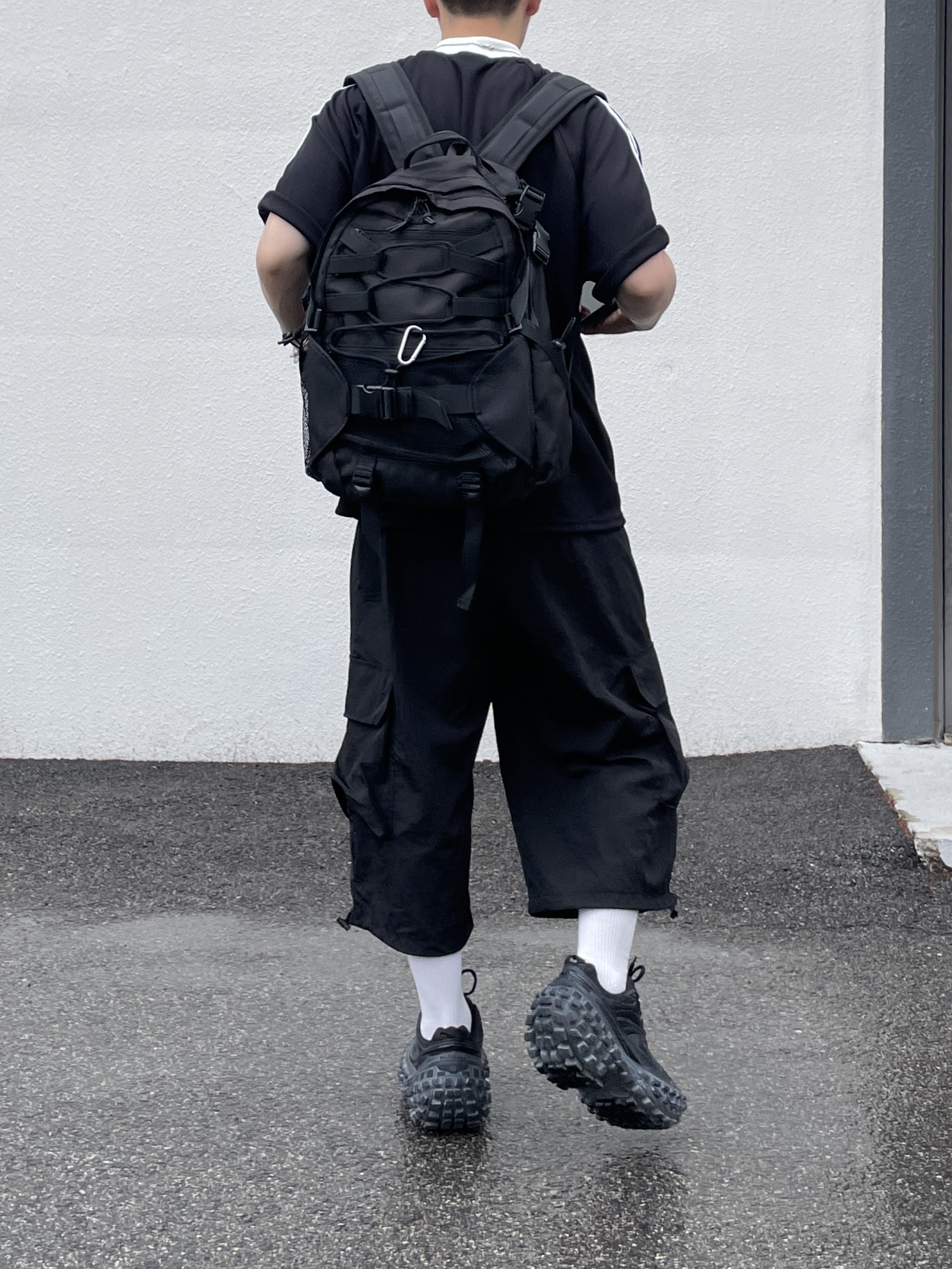 Balenciaga Defender Sneakers Black 착용 스타일 - 3