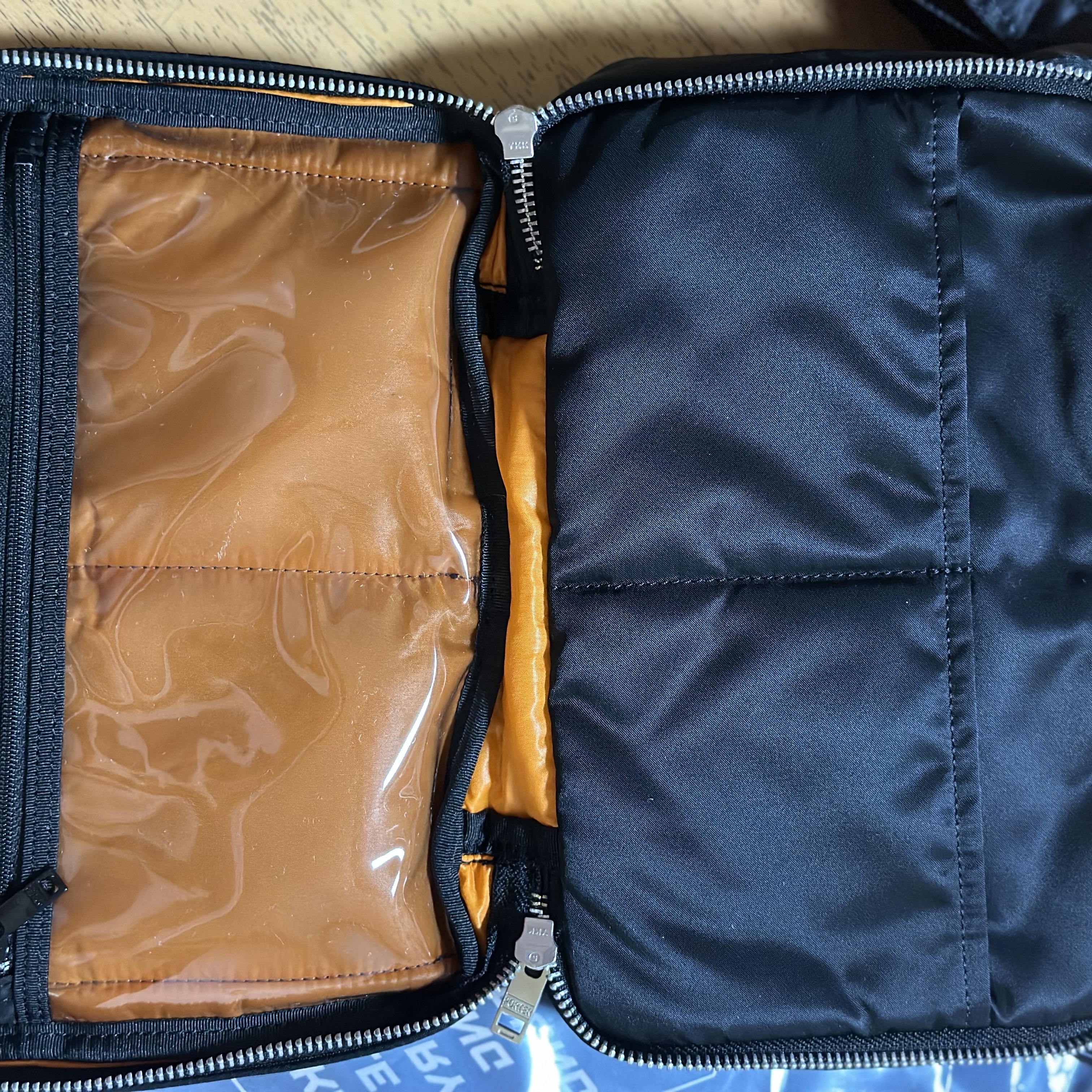 Porter Tanker Shoulder Bag S Black 착용 스타일 - 1