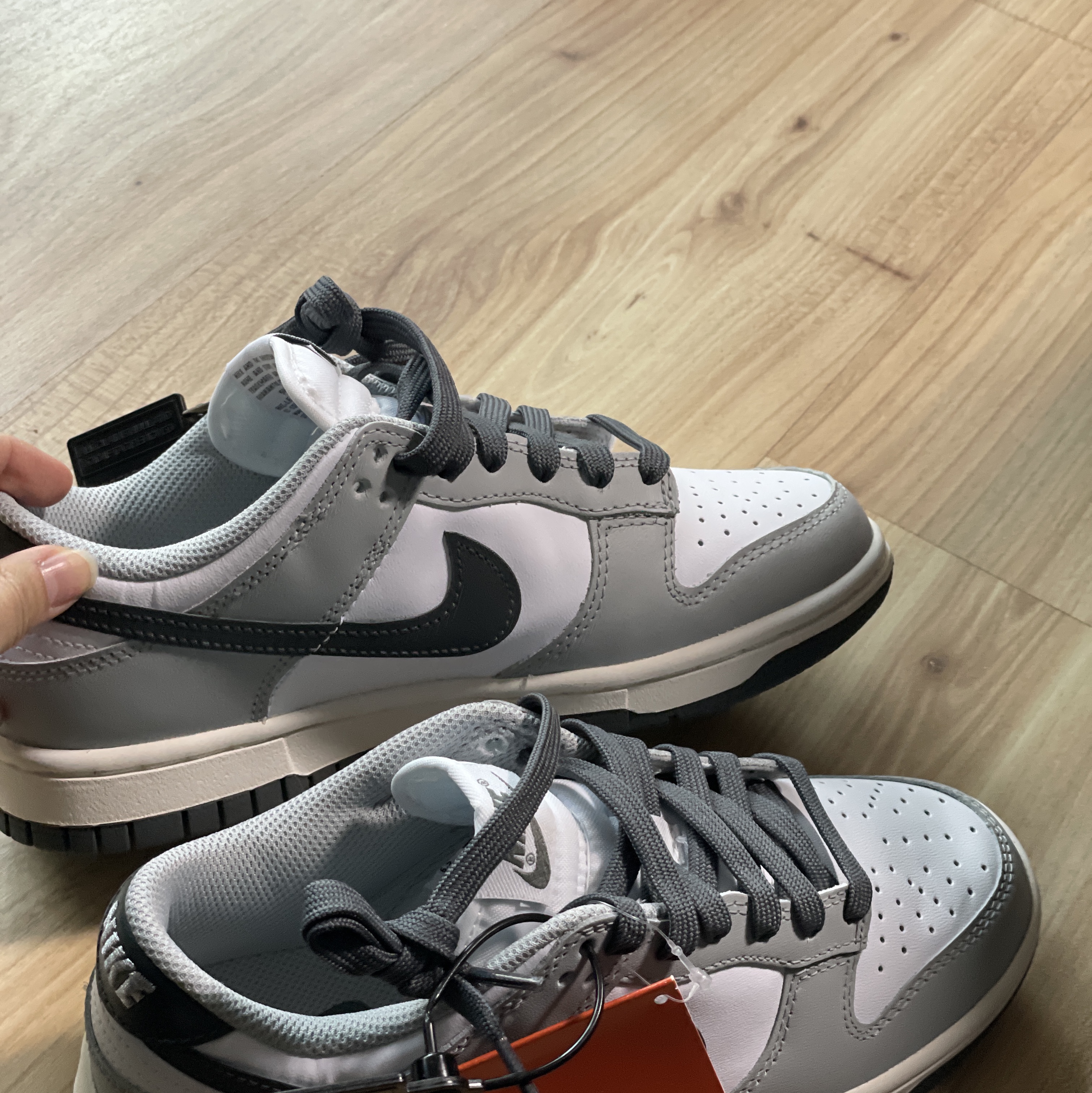 (W) Nike Dunk Low Light Smoke Grey 착용 스타일