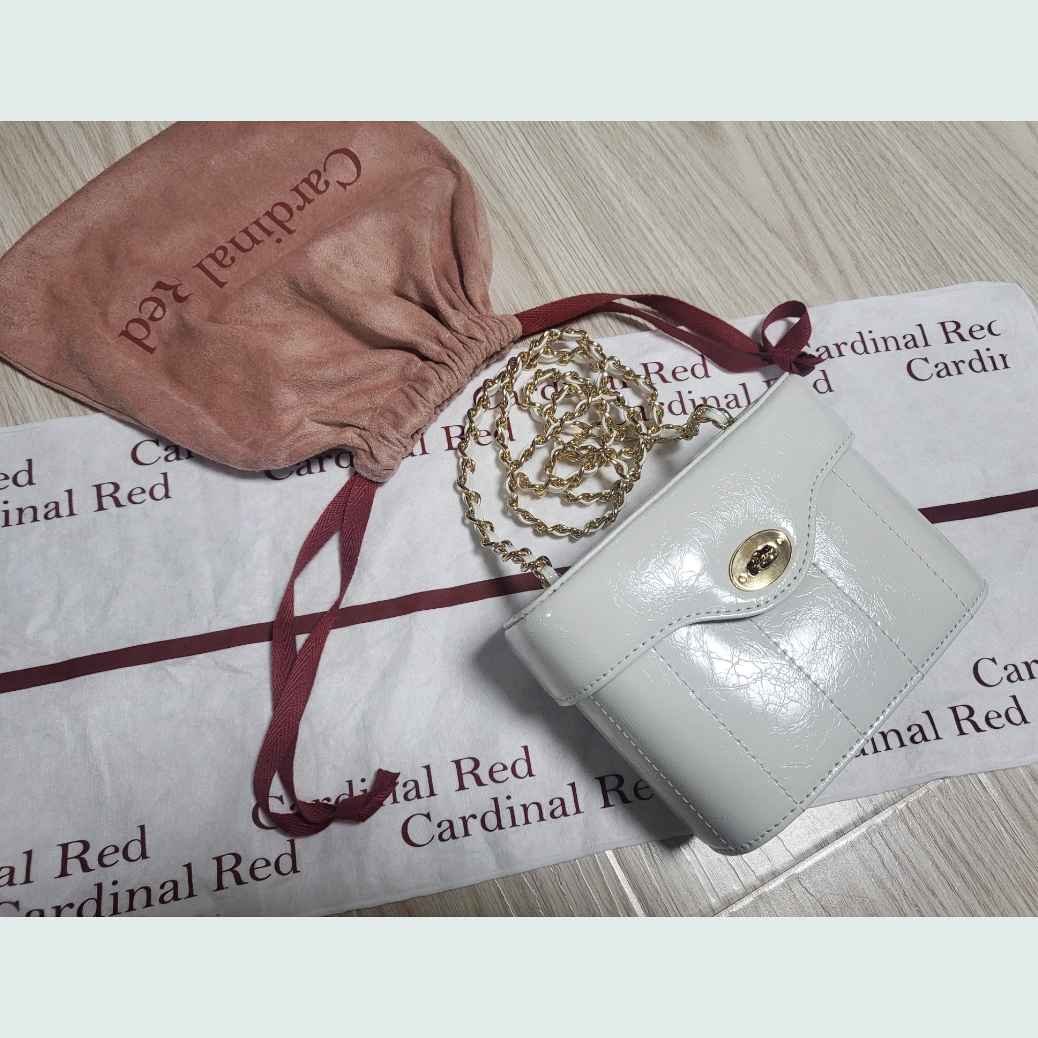 Cardinal Red Andy Bag White, Cardinal Red Andy Bag Pink 착용 스타일 - 1