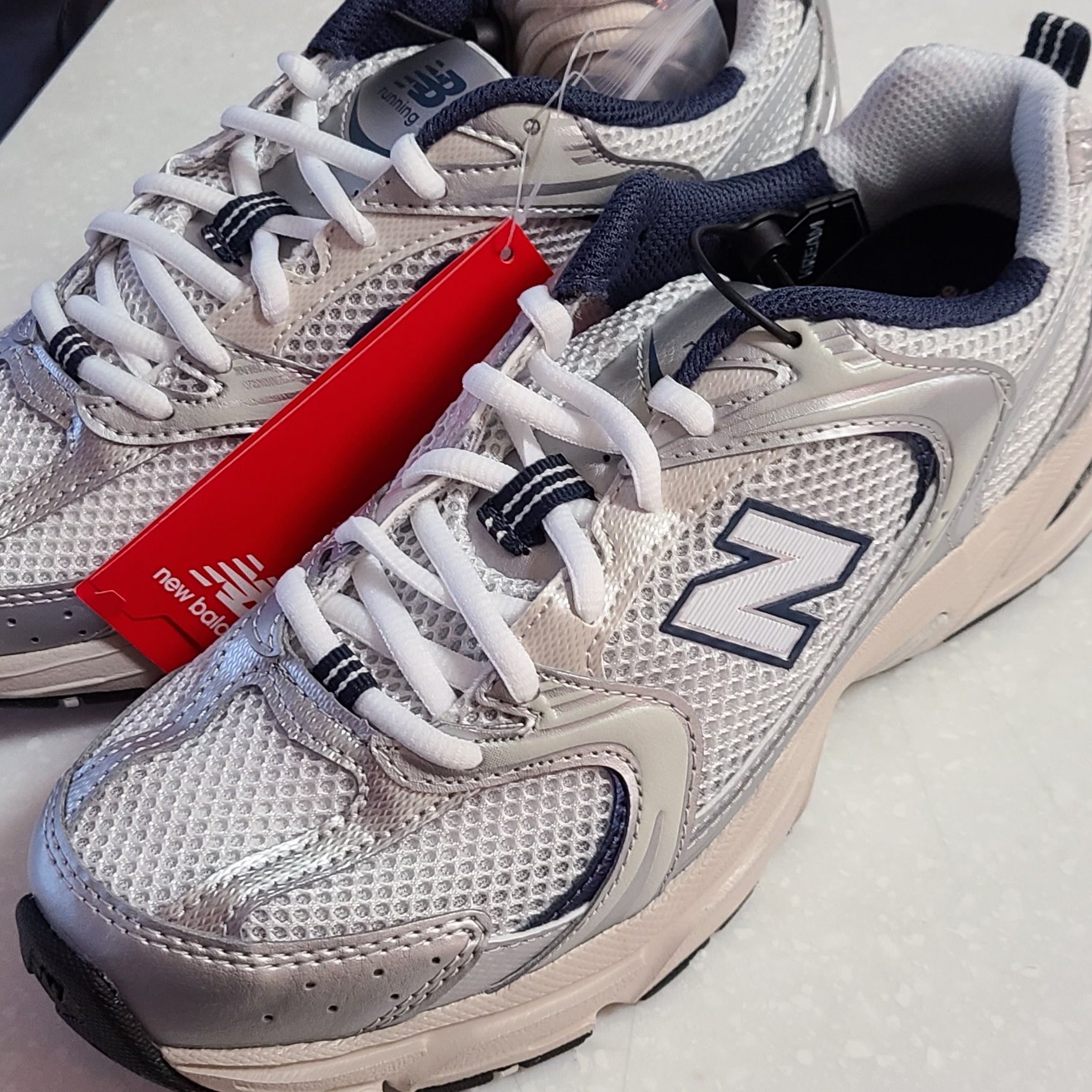 New Balance 530 Steel Grey 착용 스타일