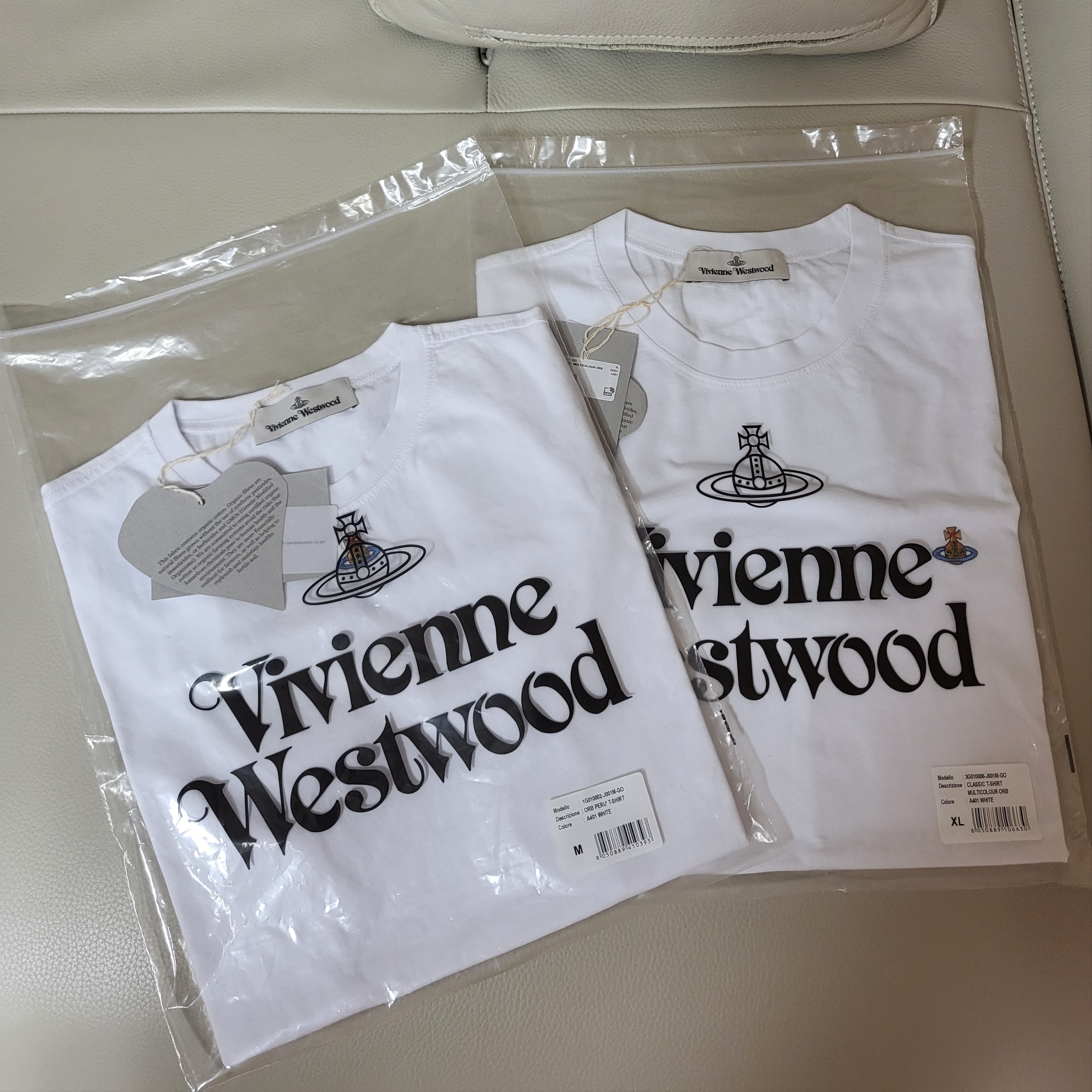 (W) Vivienne Westwood Orb Peru T-Shirt White - 23SS, Vivienne Westwood Classic Logo T-Shirt White 착용 스타일