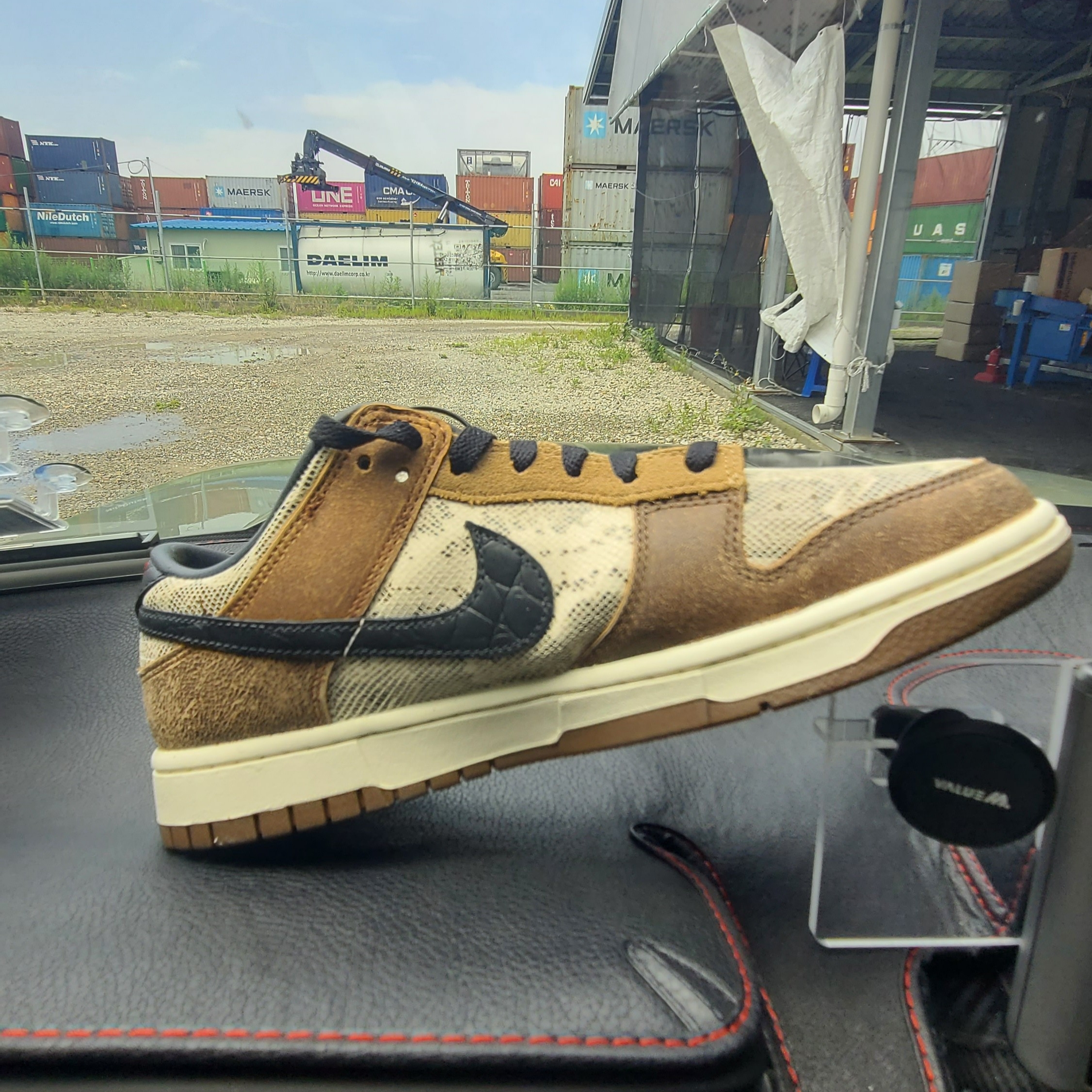 Nike Dunk Low PRM Head to Head 착용 스타일 - 2