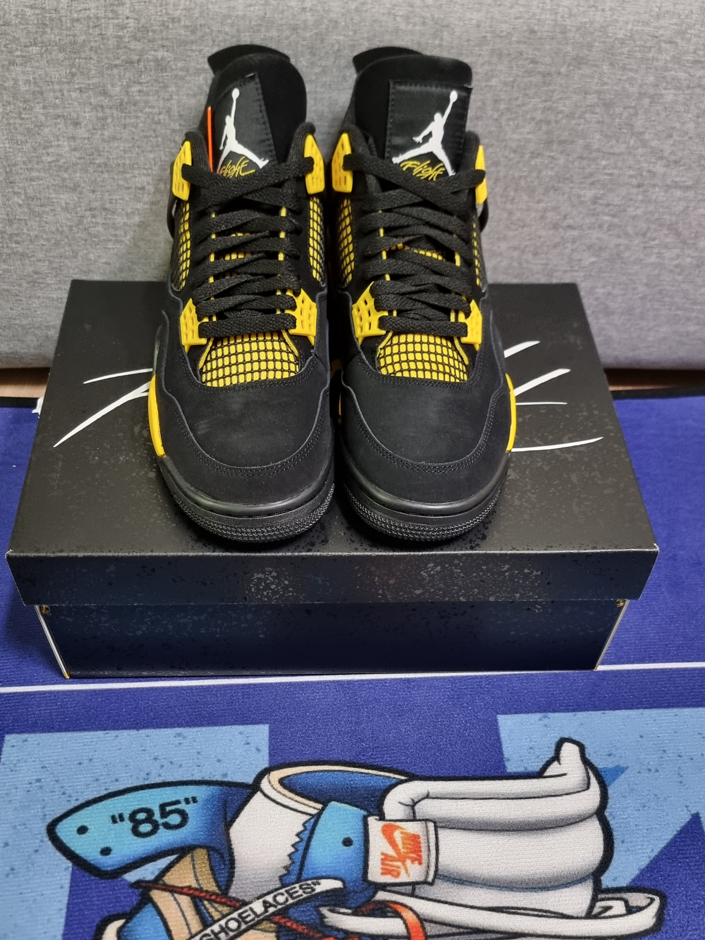 Jordan 4 Retro Thunder 2023 착용 스타일 - 1