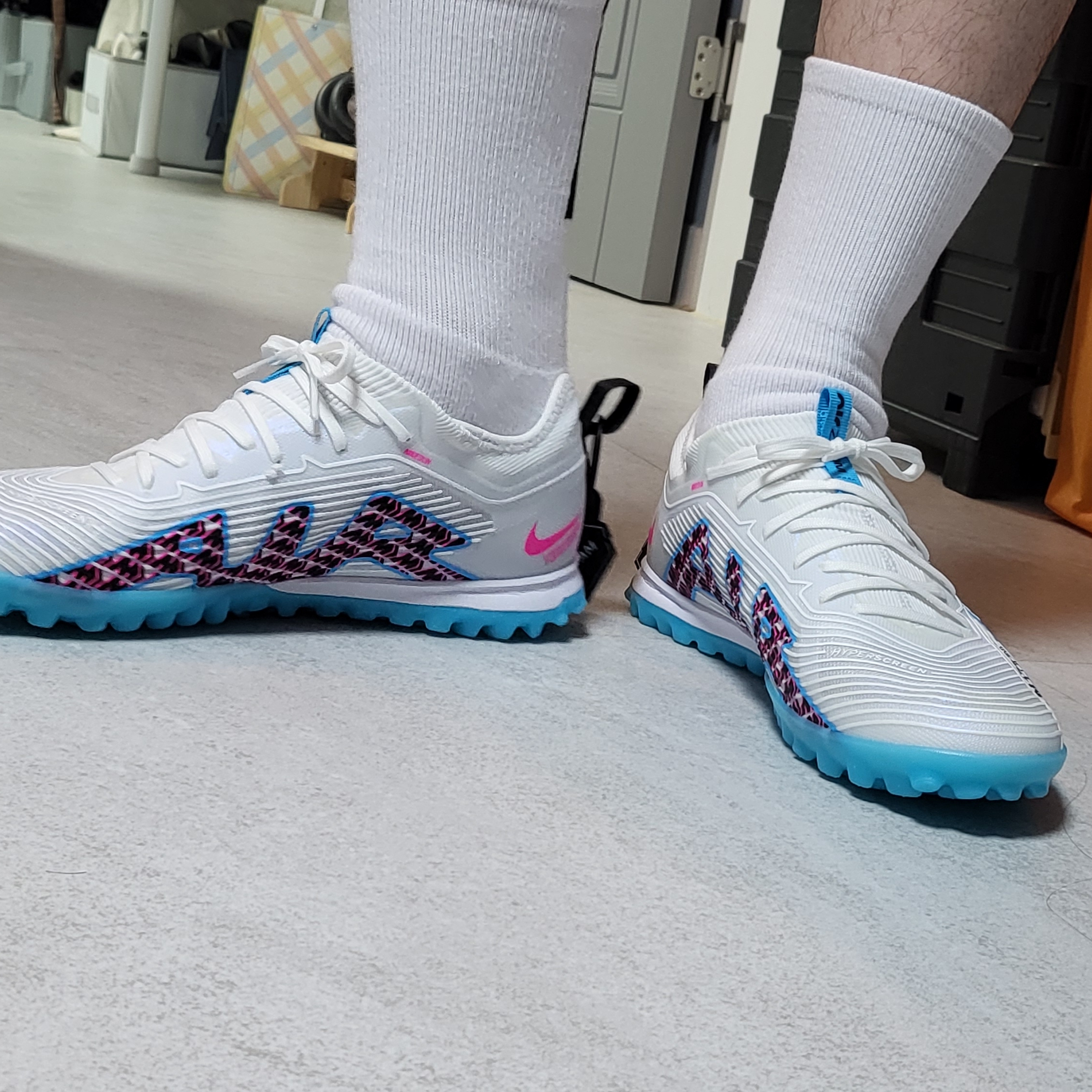 Nike Zoom Mercurial Vapor 15 Pro TF White Baltic Blue 착용 스타일 - 2