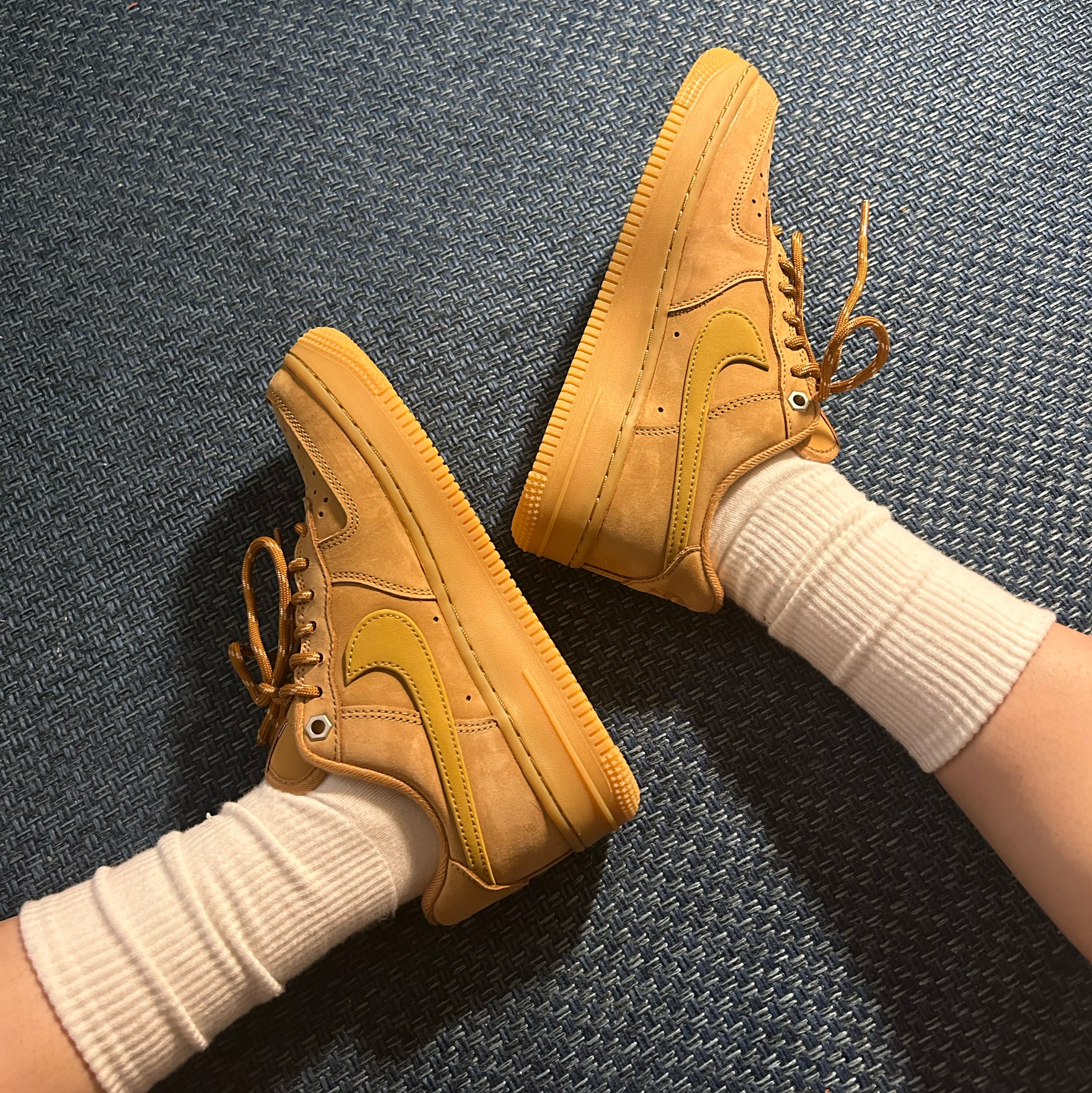 Nike Air Force 1 '07 WB Flax 착용 스타일