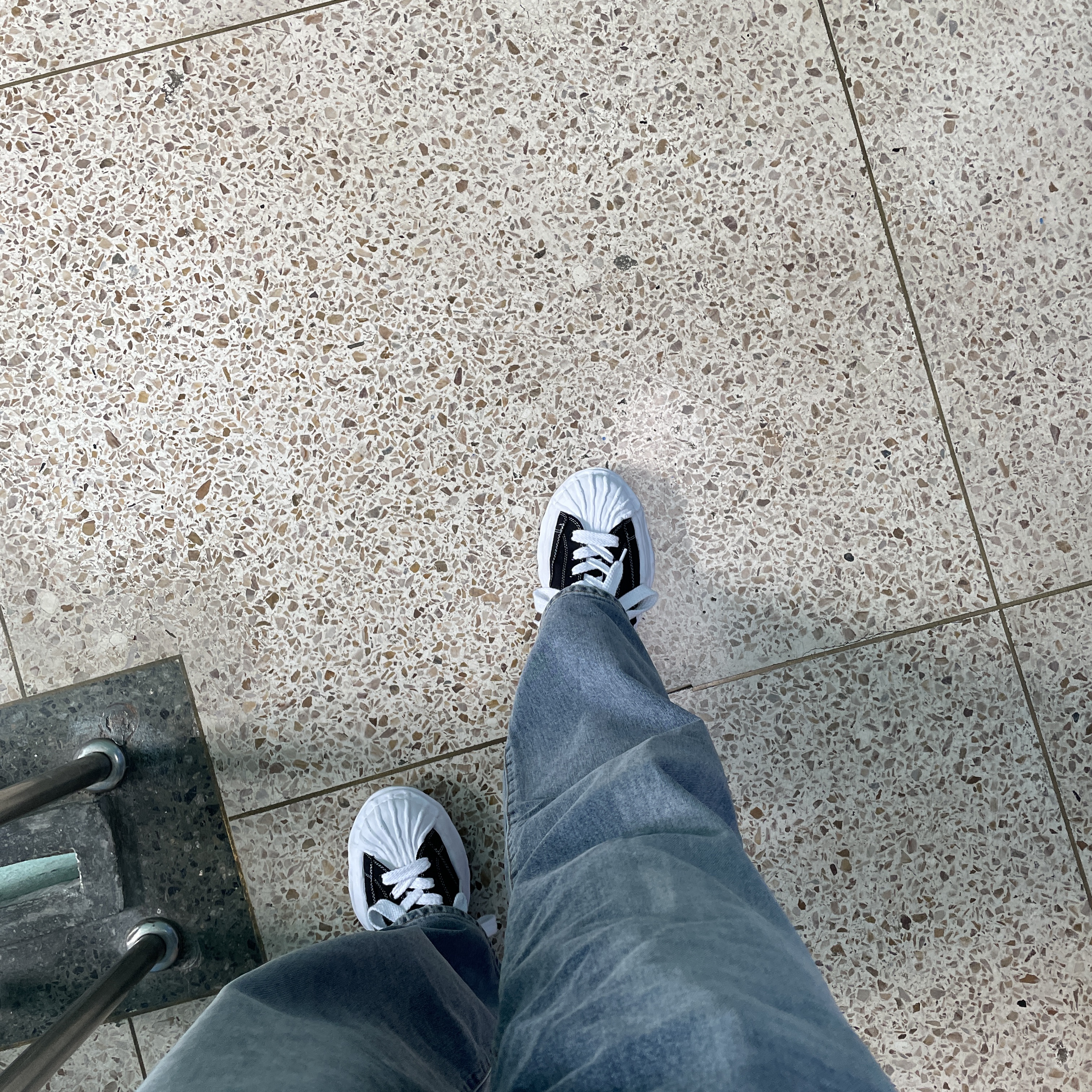 Maison Mihara Yasuhiro Blakey OG Sole Canvas Low-top Sneakers Black White 착용 스타일