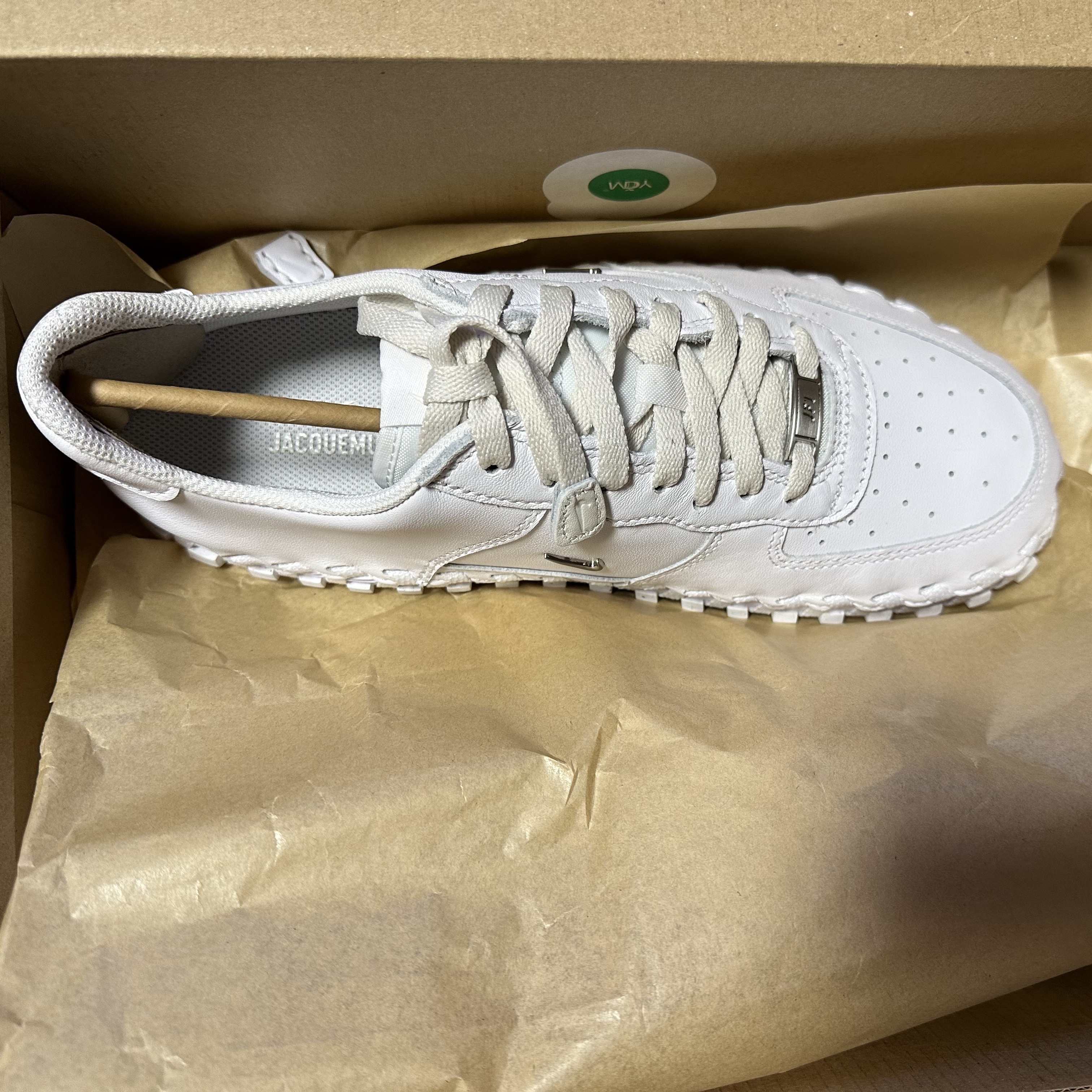 Nike x Jacquemus J Force 1 Low LX SP White 착용 스타일 - 3